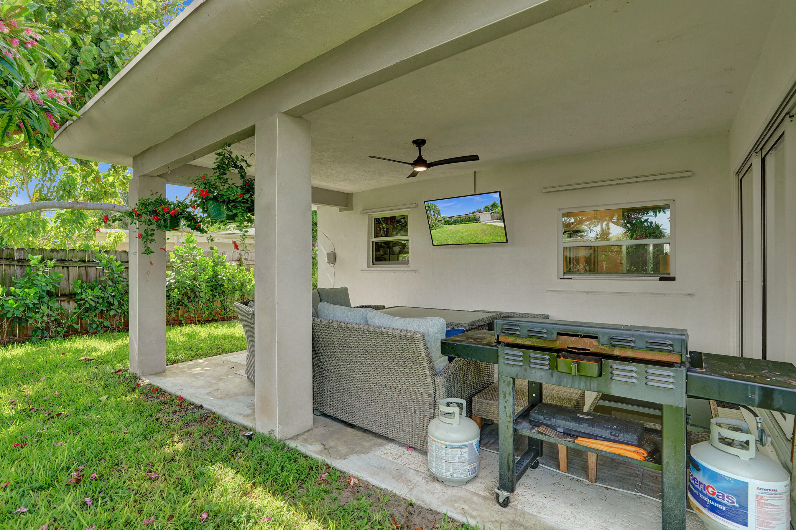 246 NE 30th Street