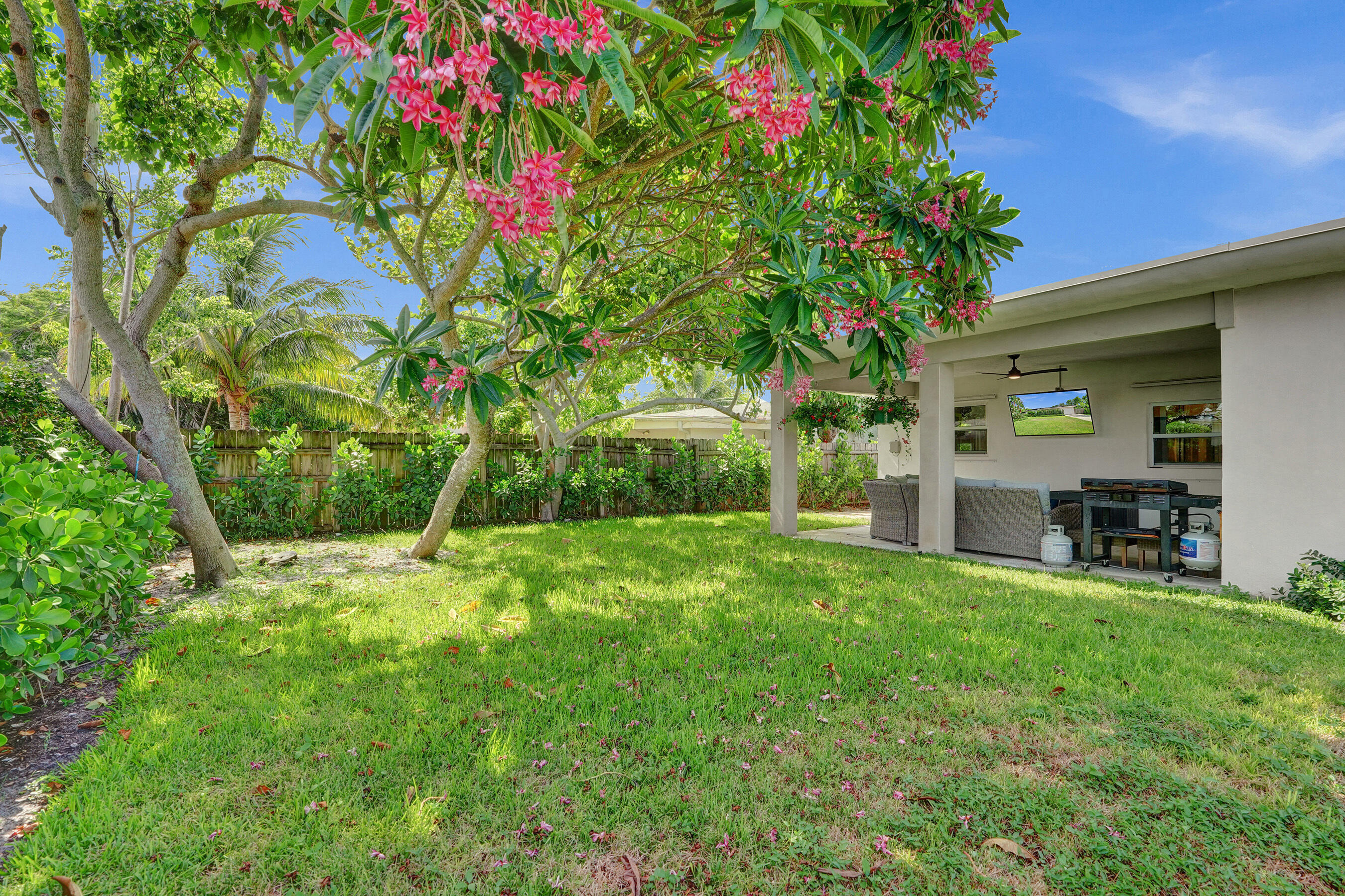 246 NE 30th Street