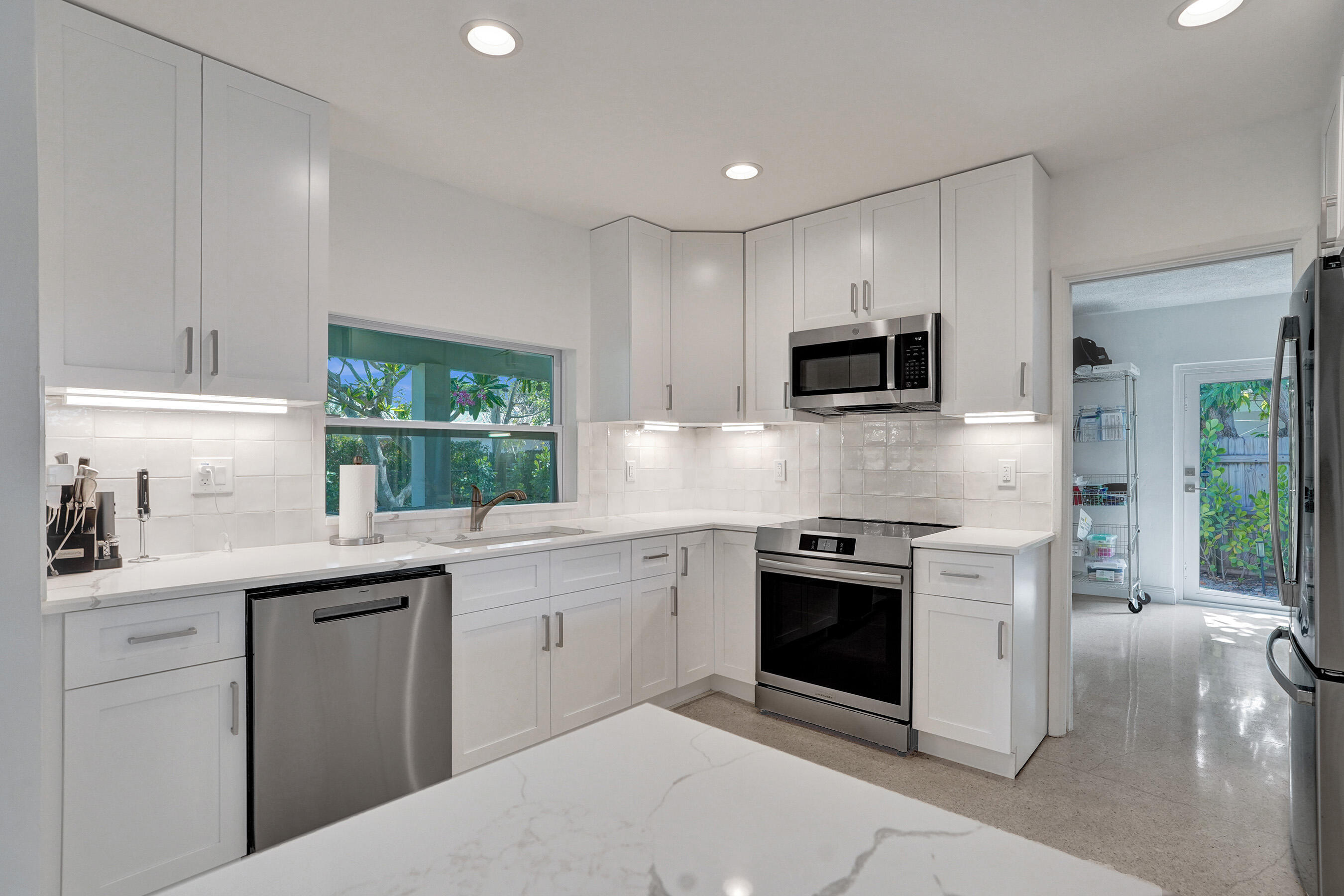 246 NE 30th Street