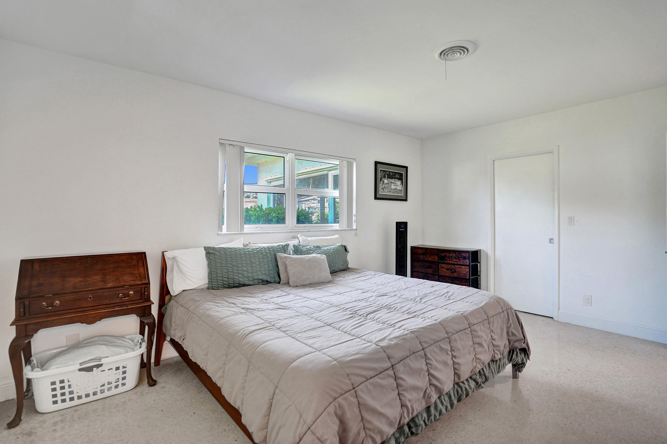 246 NE 30th Street