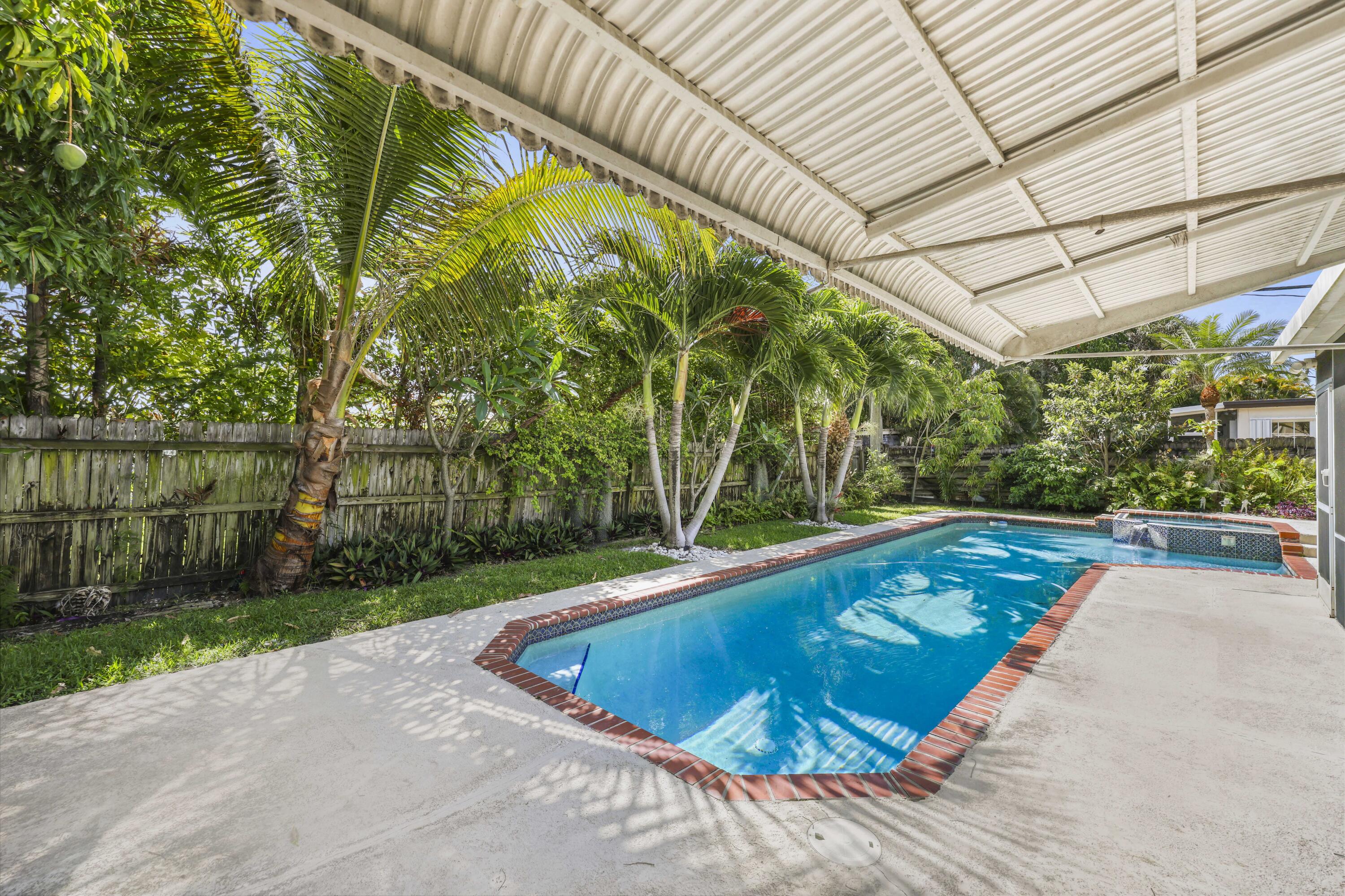 2136 NE 4th Court
