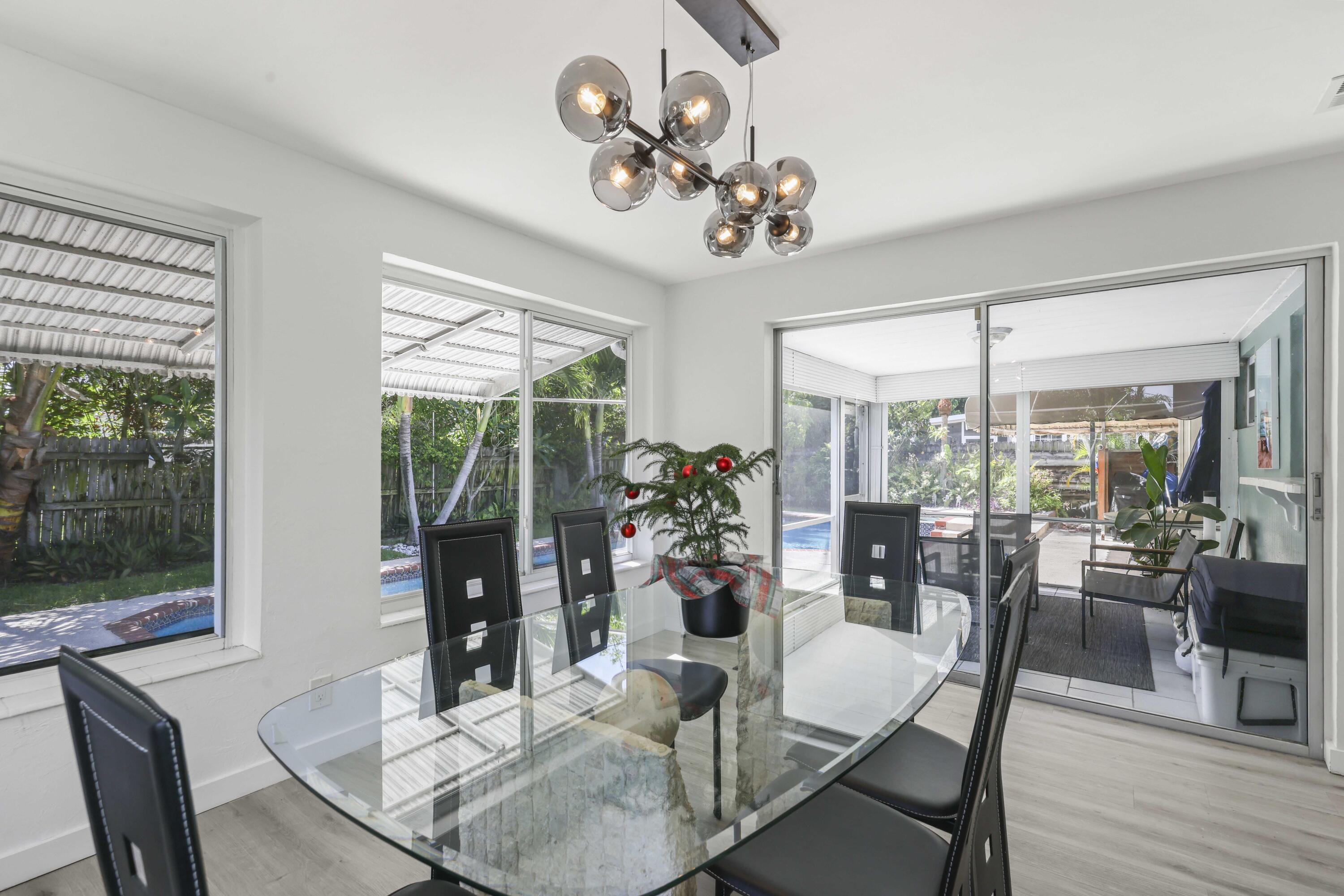 2136 NE 4th Court