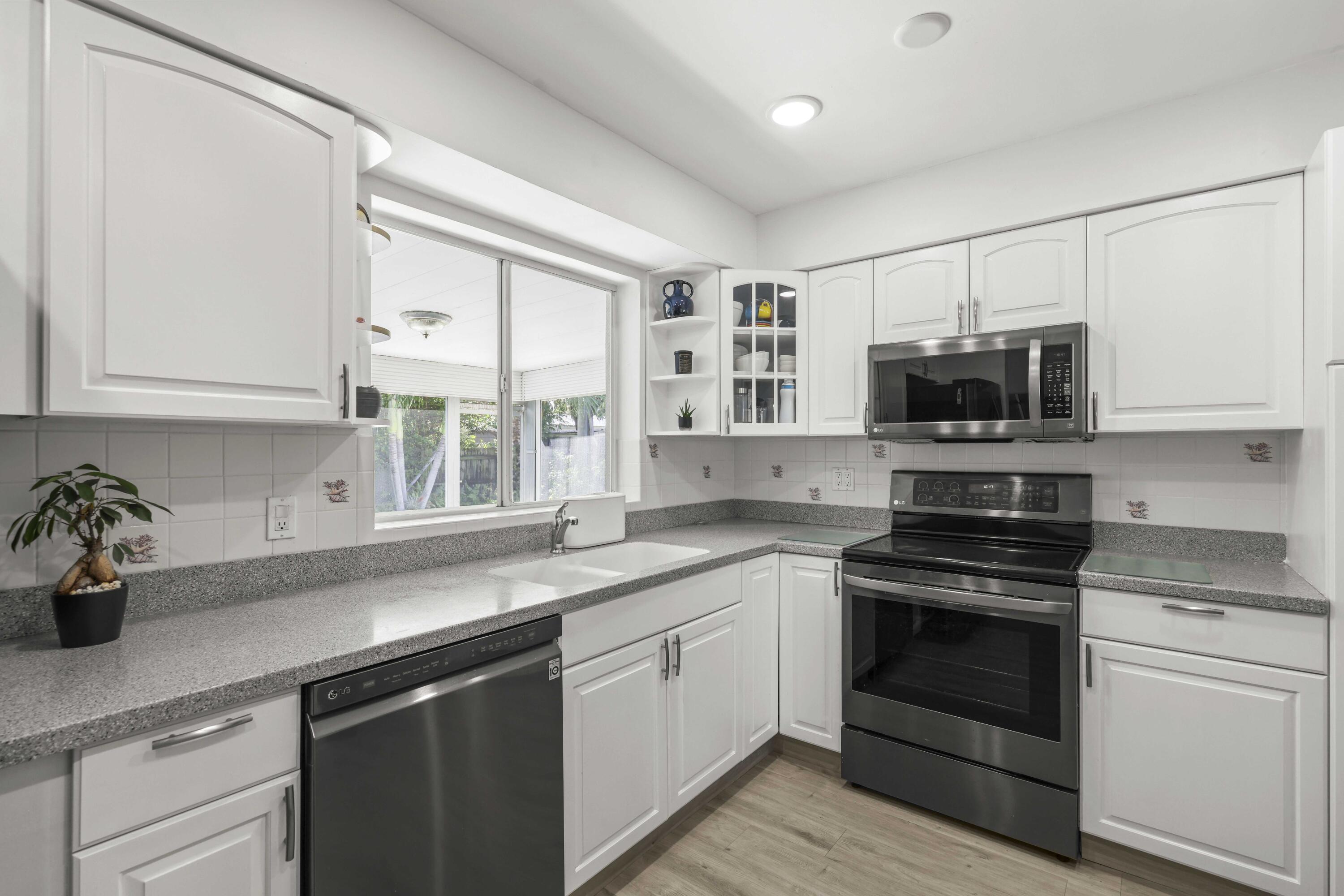 2136 NE 4th Court