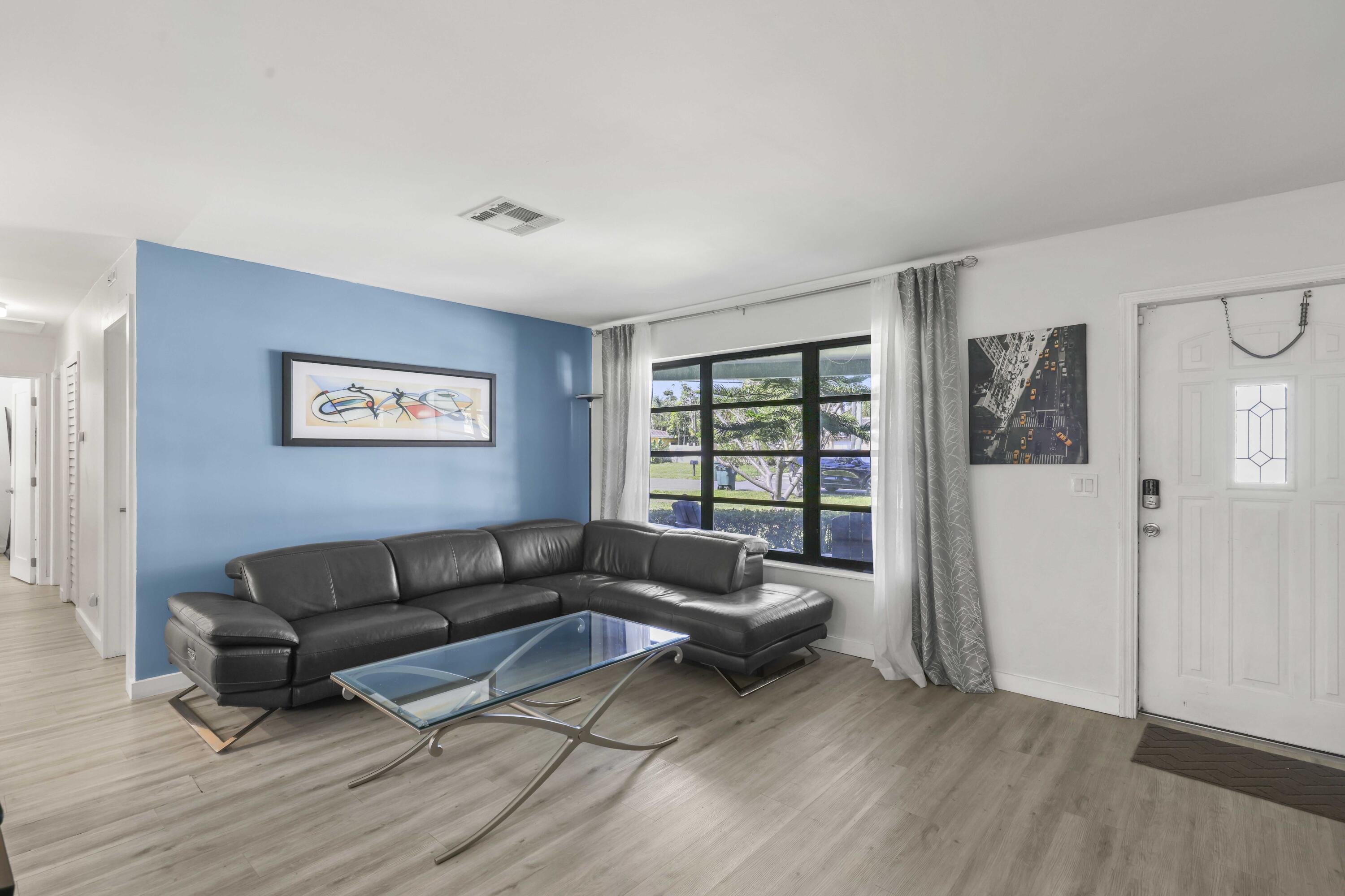 2136 NE 4th Court