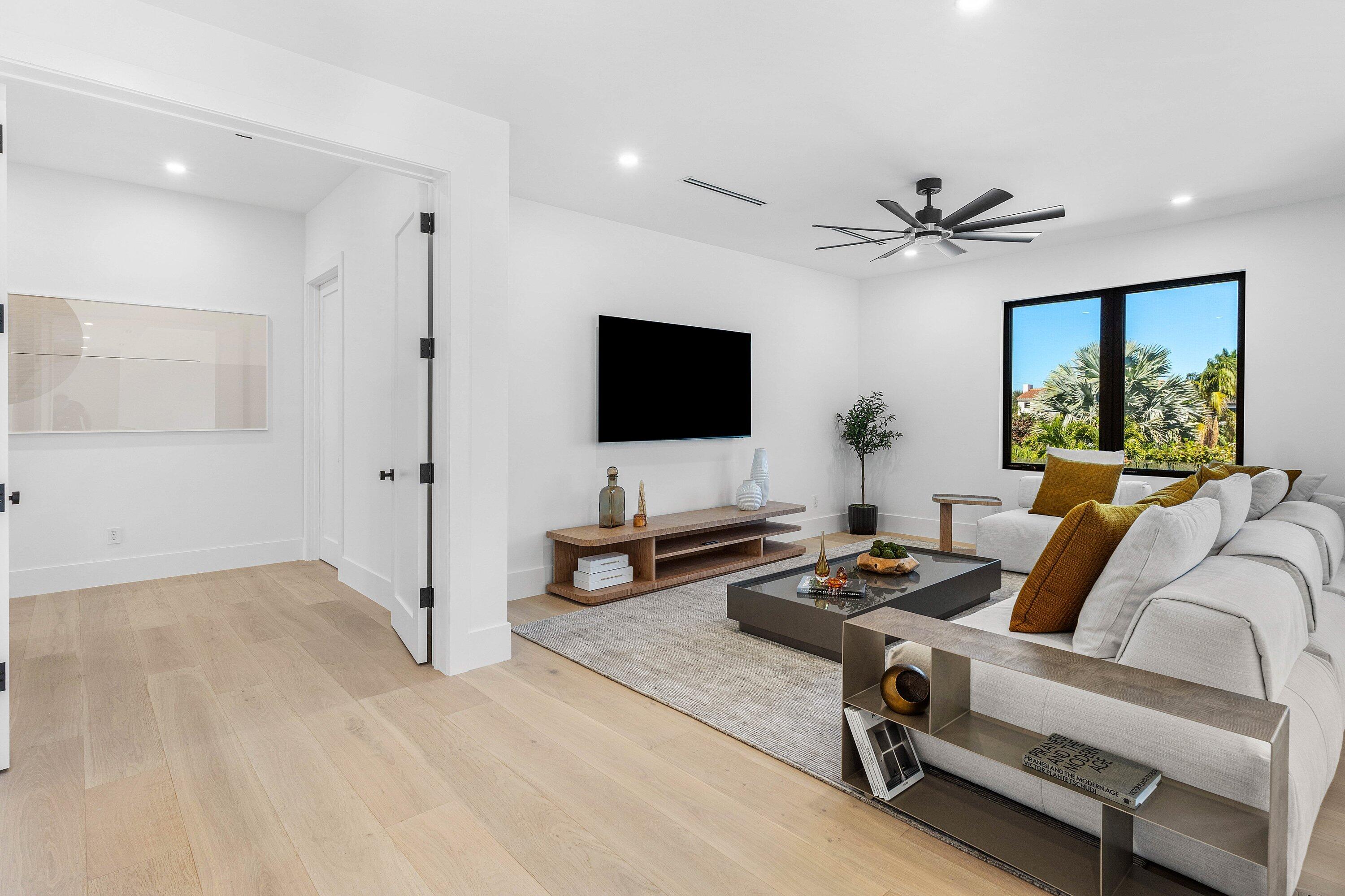 435 NE 15th Terrace