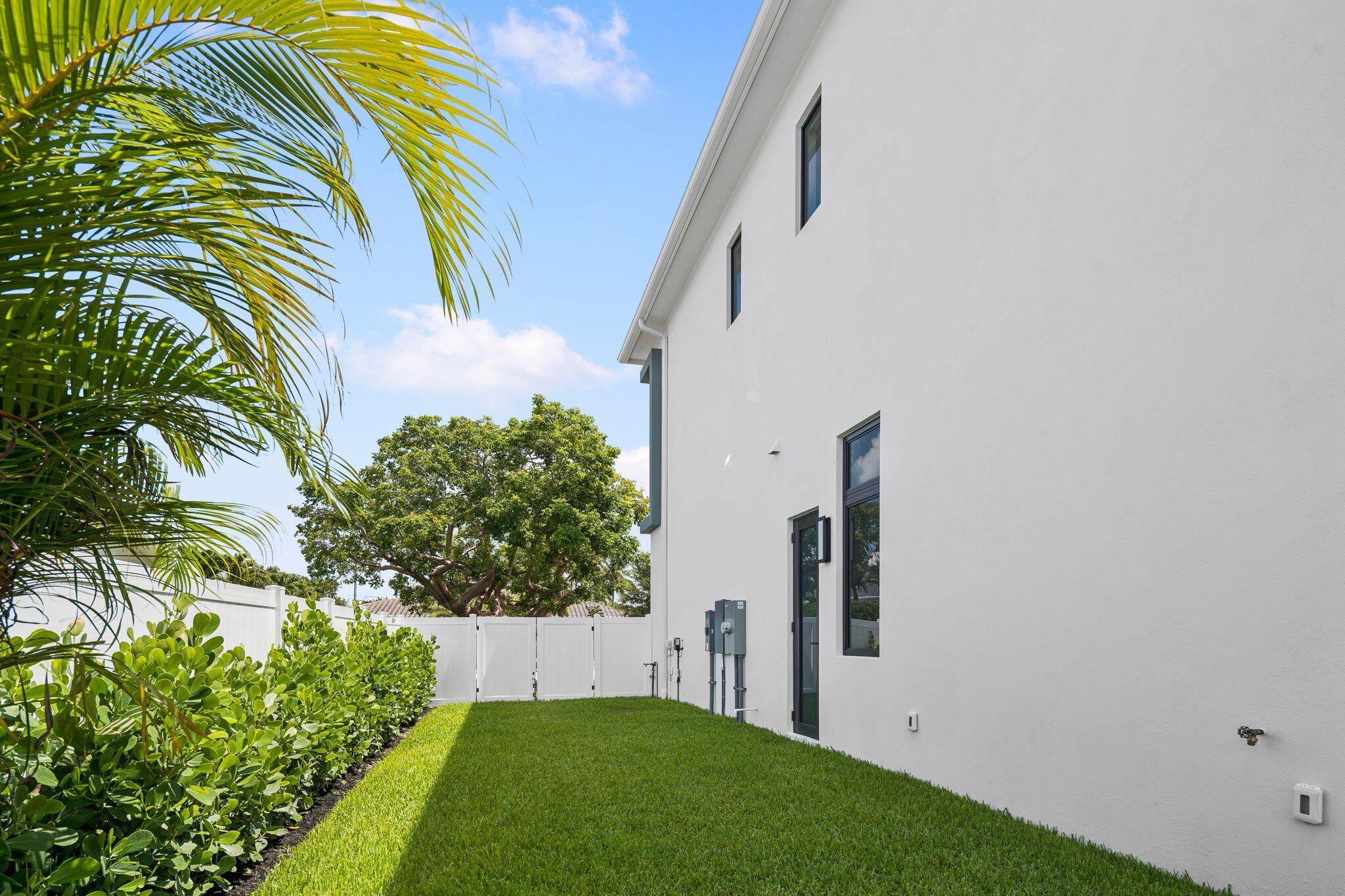 1040 NW 6th Terrace