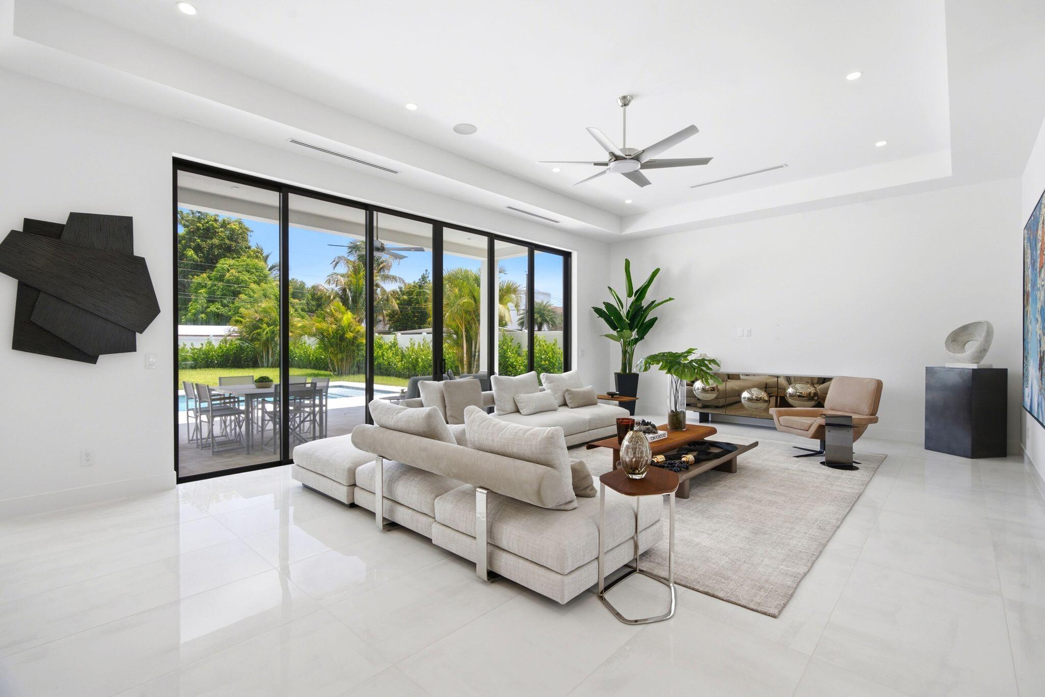 261 NW 8th Street