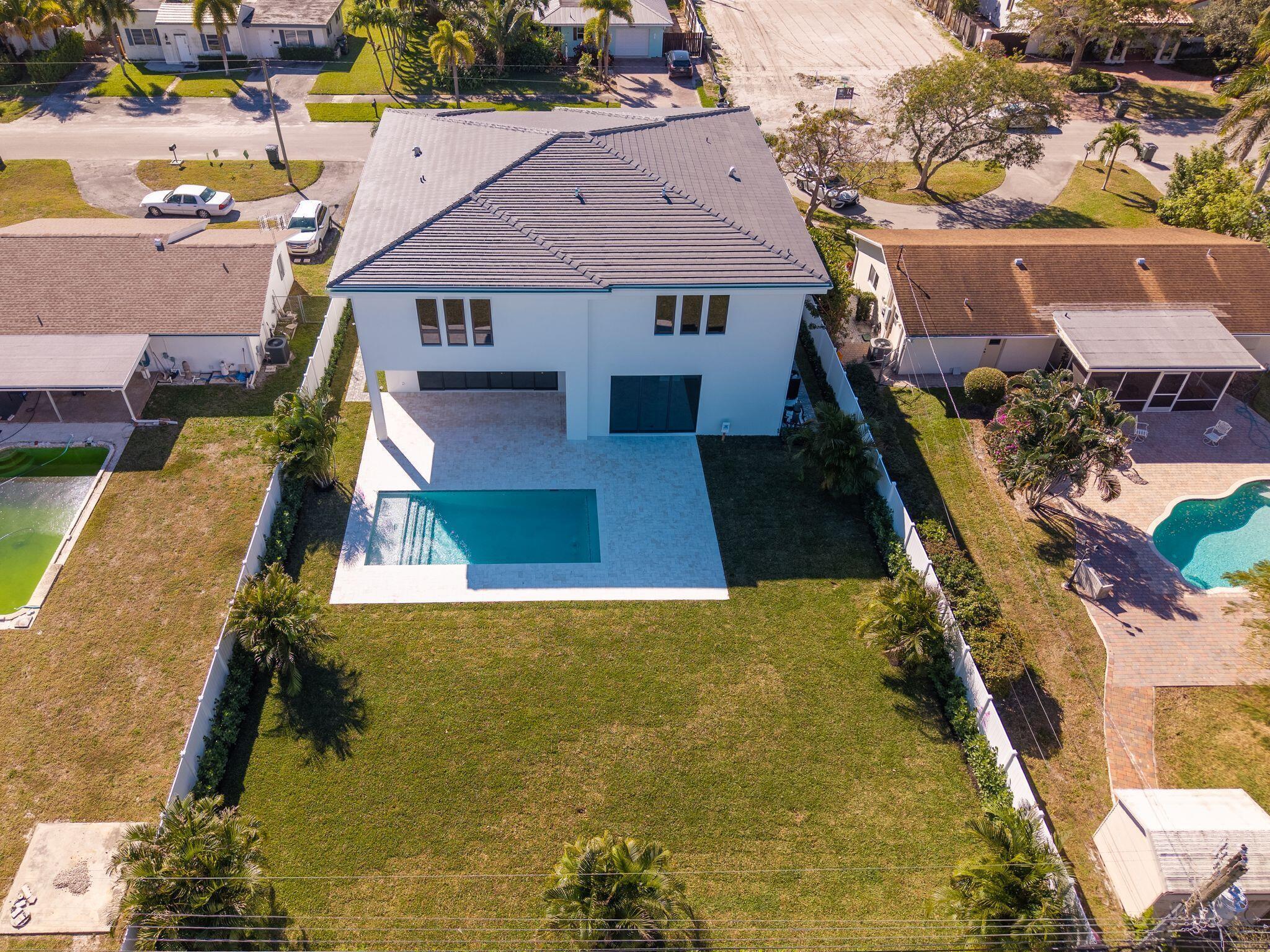261 NW 8th Street