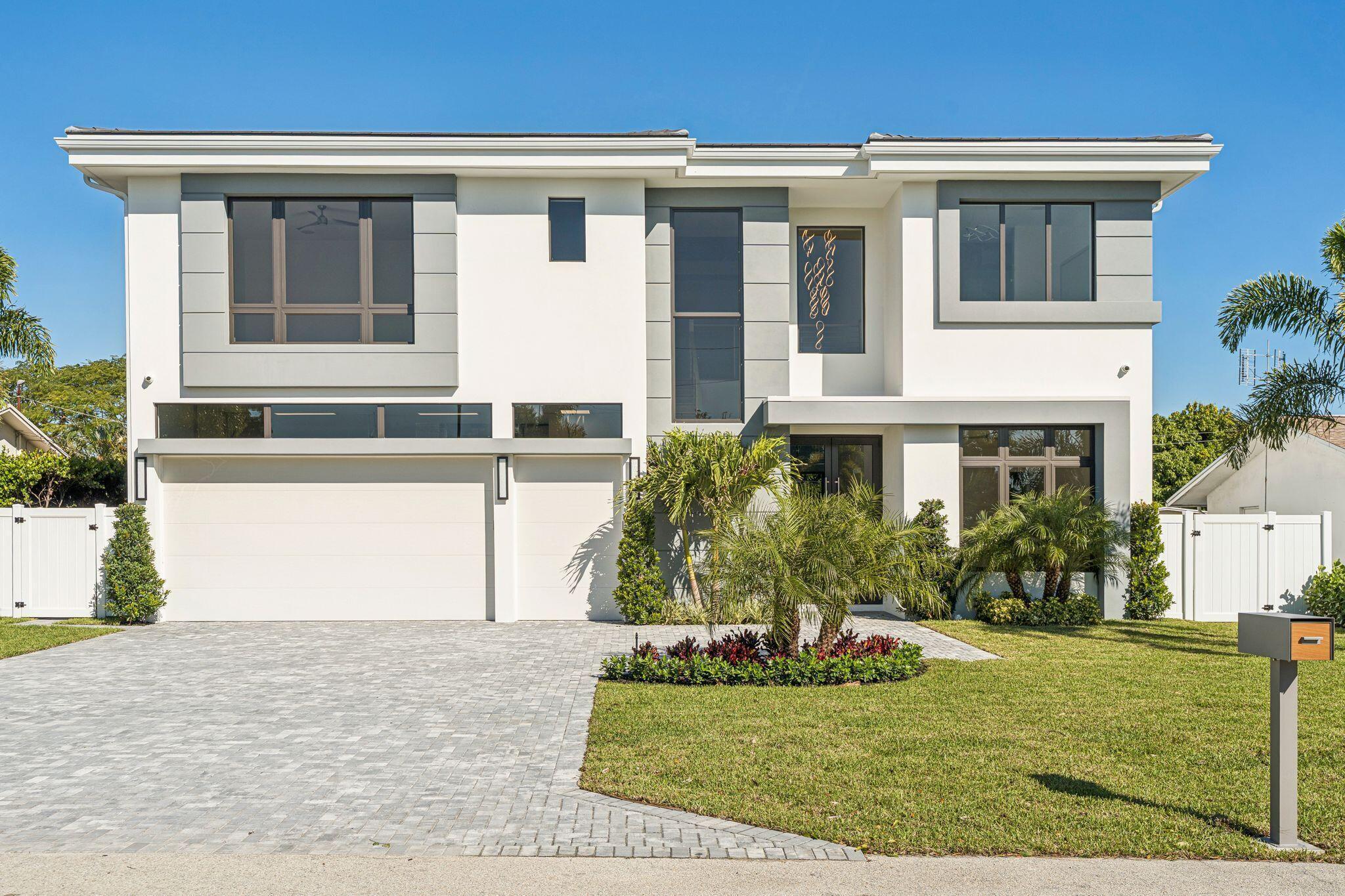 261 NW 8th Street