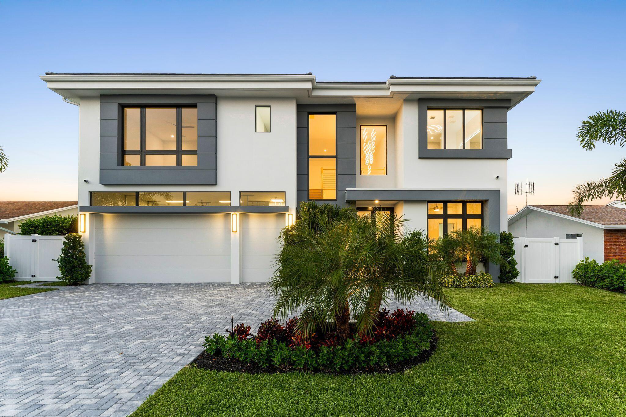 261 NW 8th Street