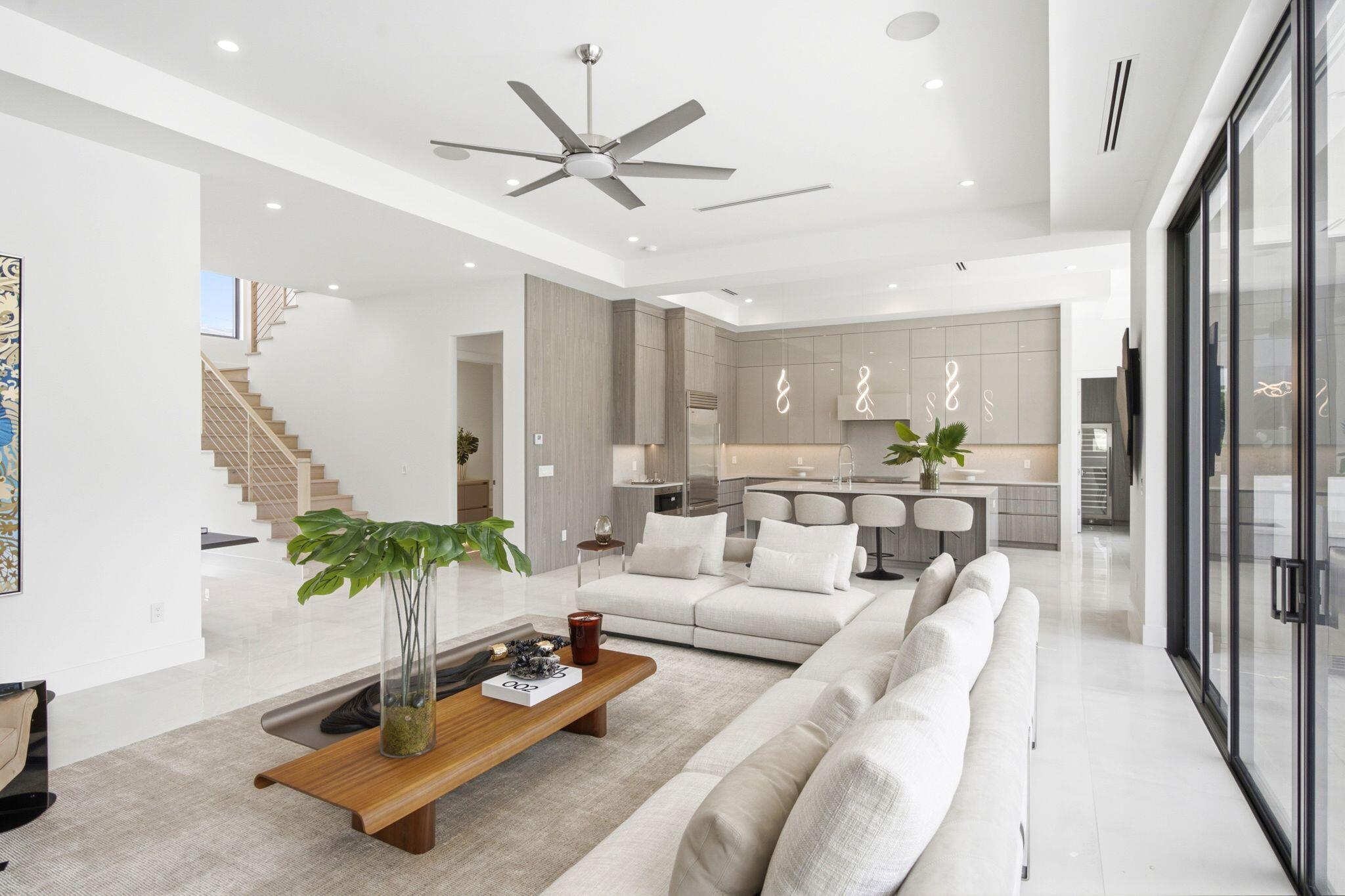 261 NW 8th Street