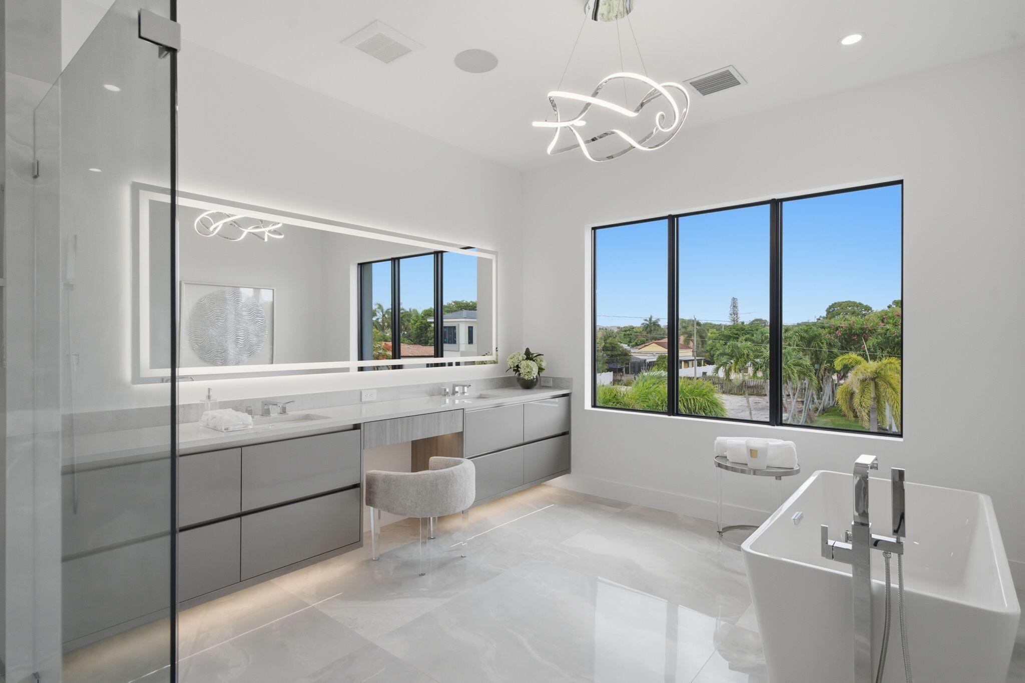 261 NW 8th Street