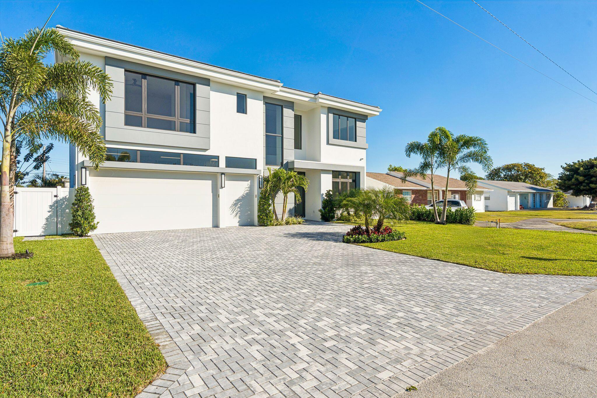 261 NW 8th Street