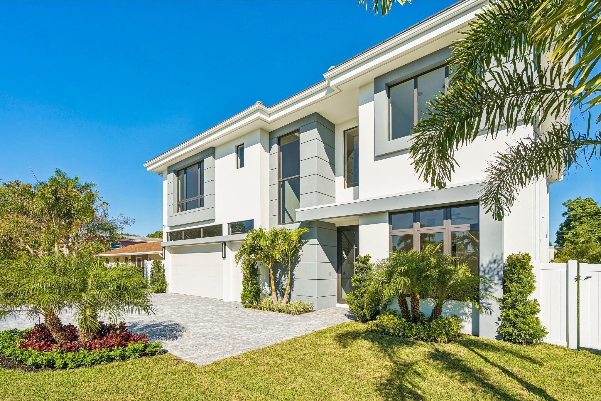 261 NW 8th Street