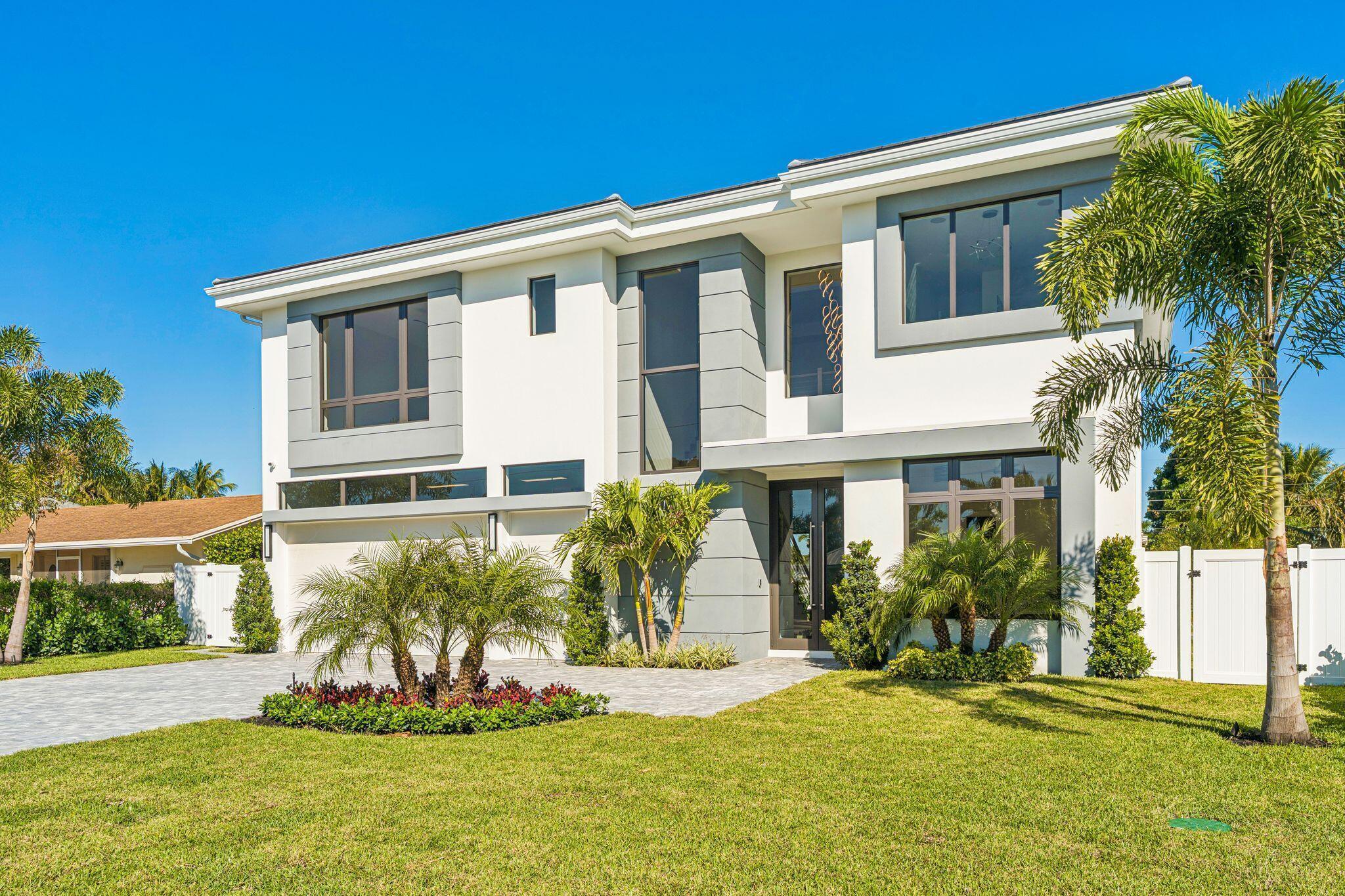 261 NW 8th Street