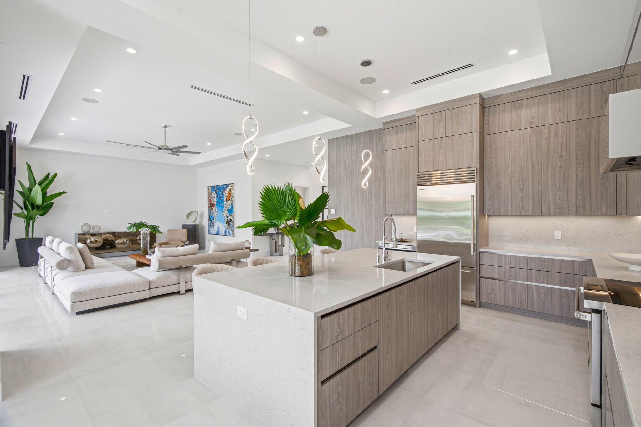 261 NW 8th Street