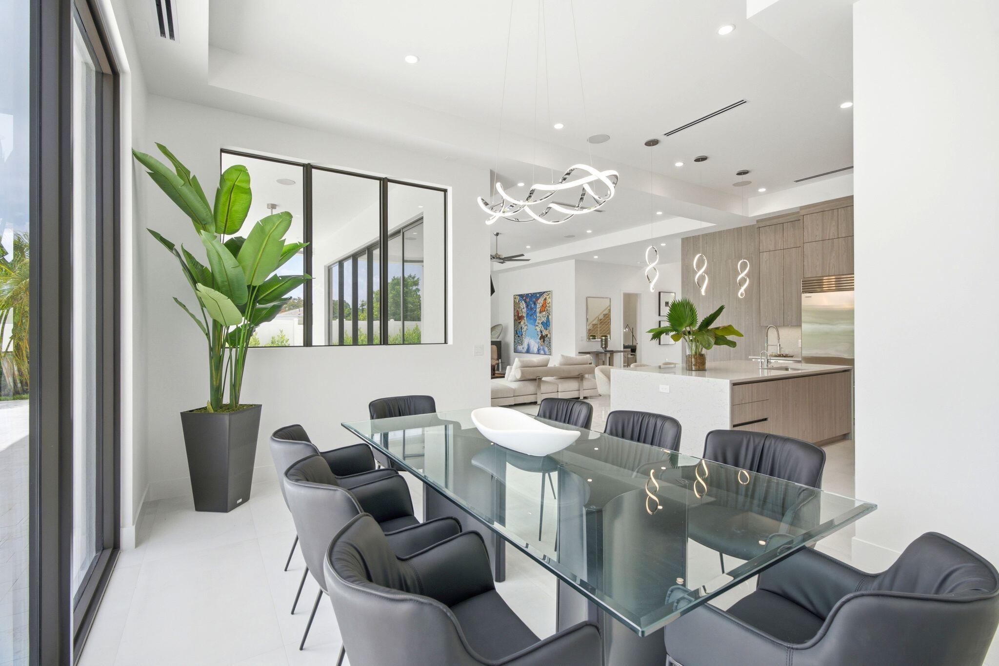 261 NW 8th Street