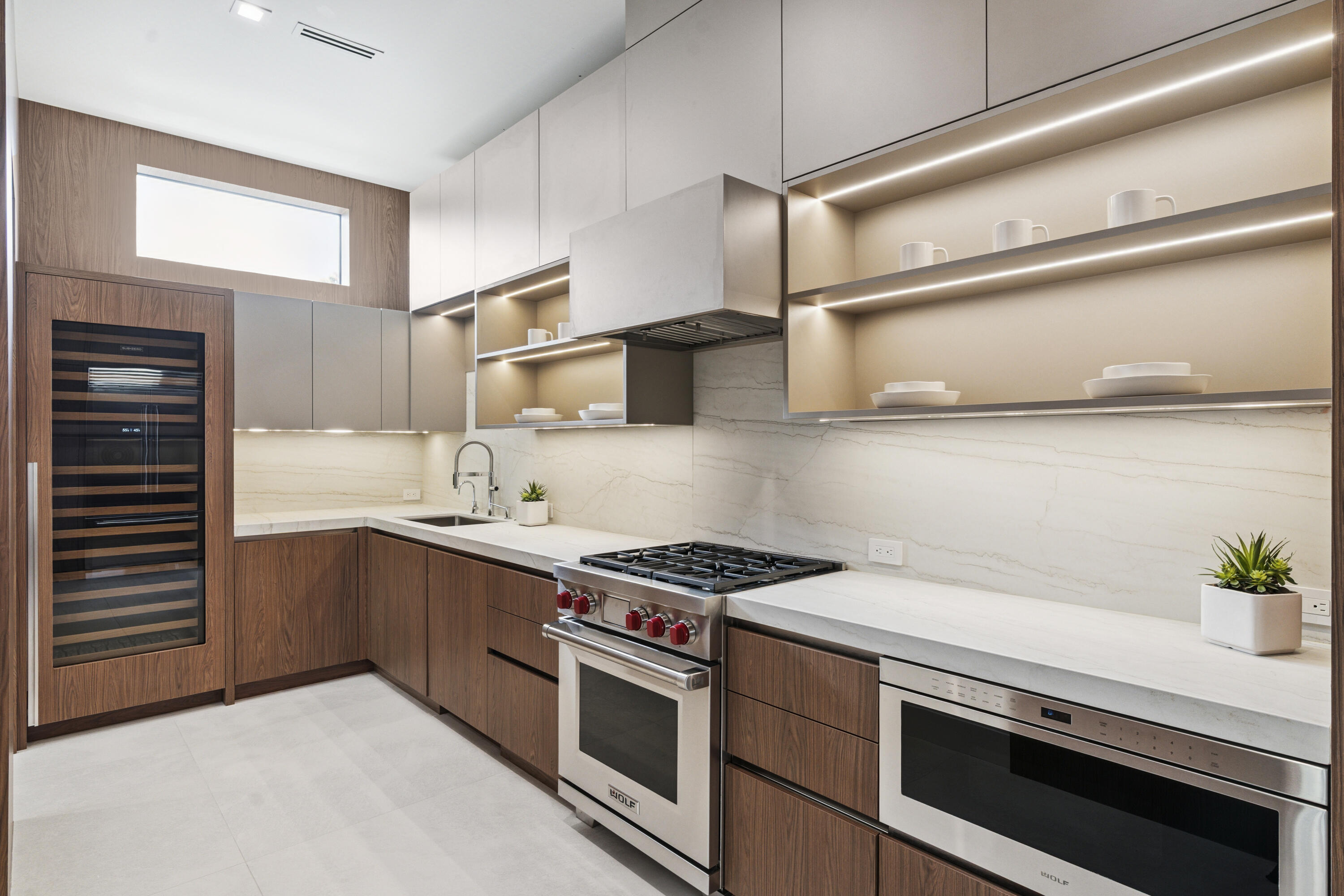 255 NE 3rd Street