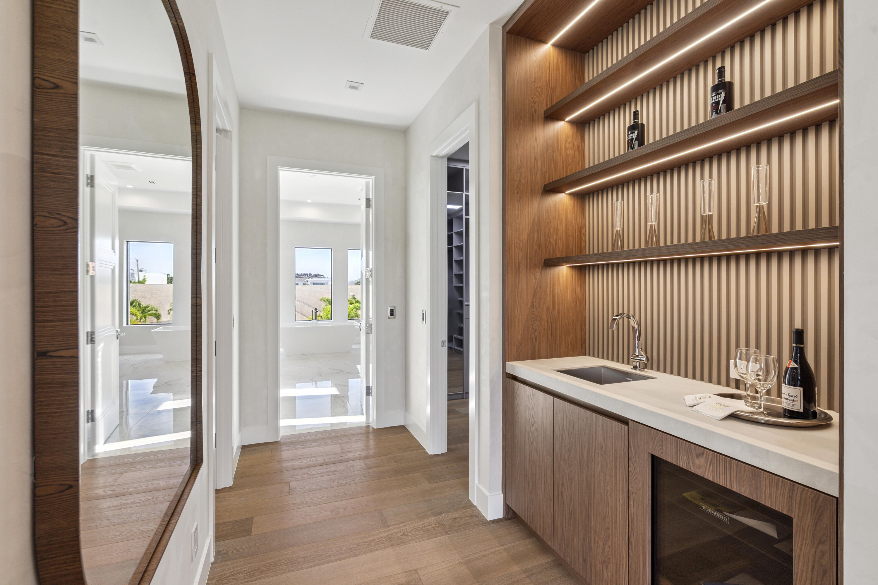255 NE 3rd Street