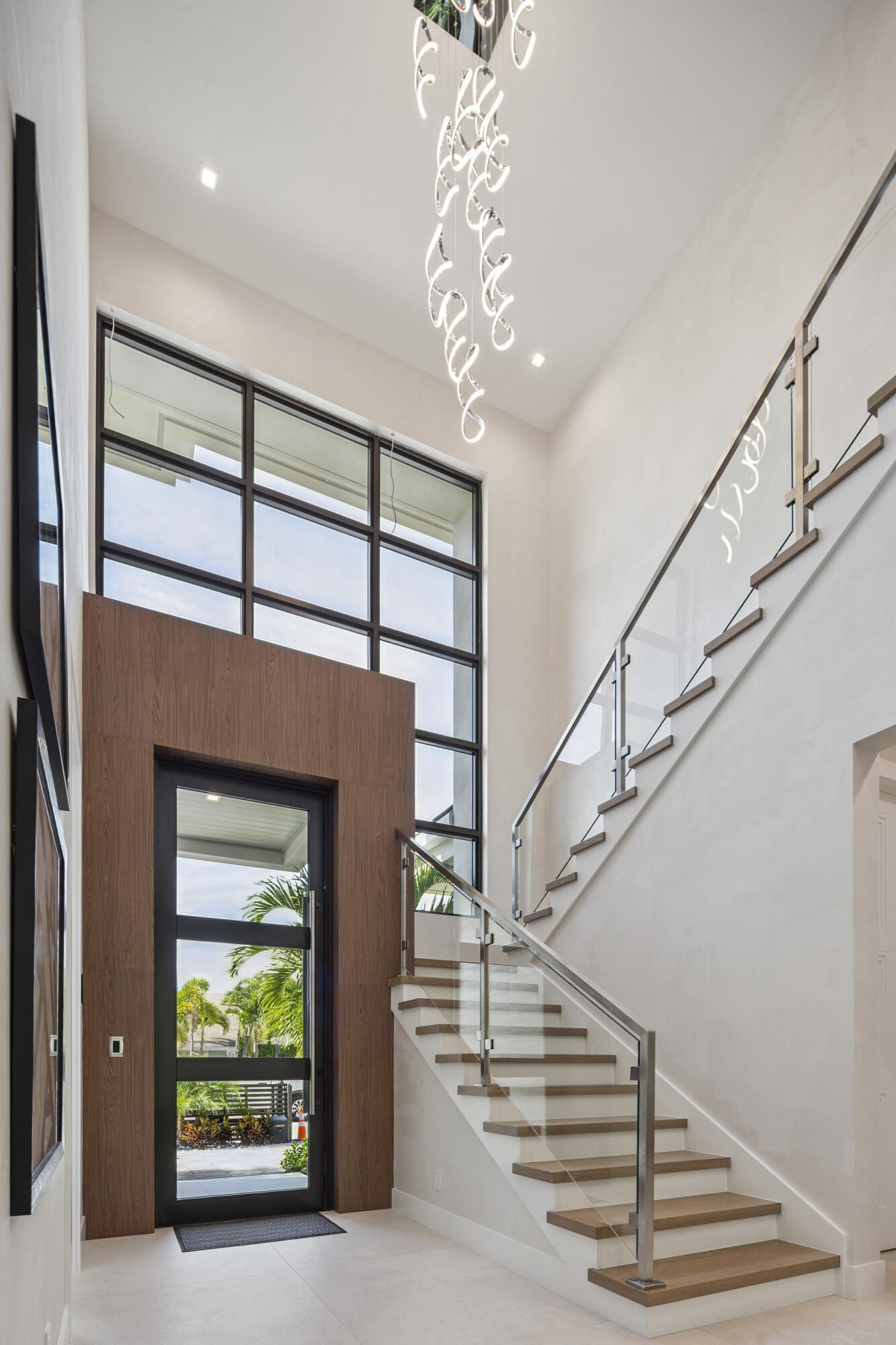 255 NE 3rd Street