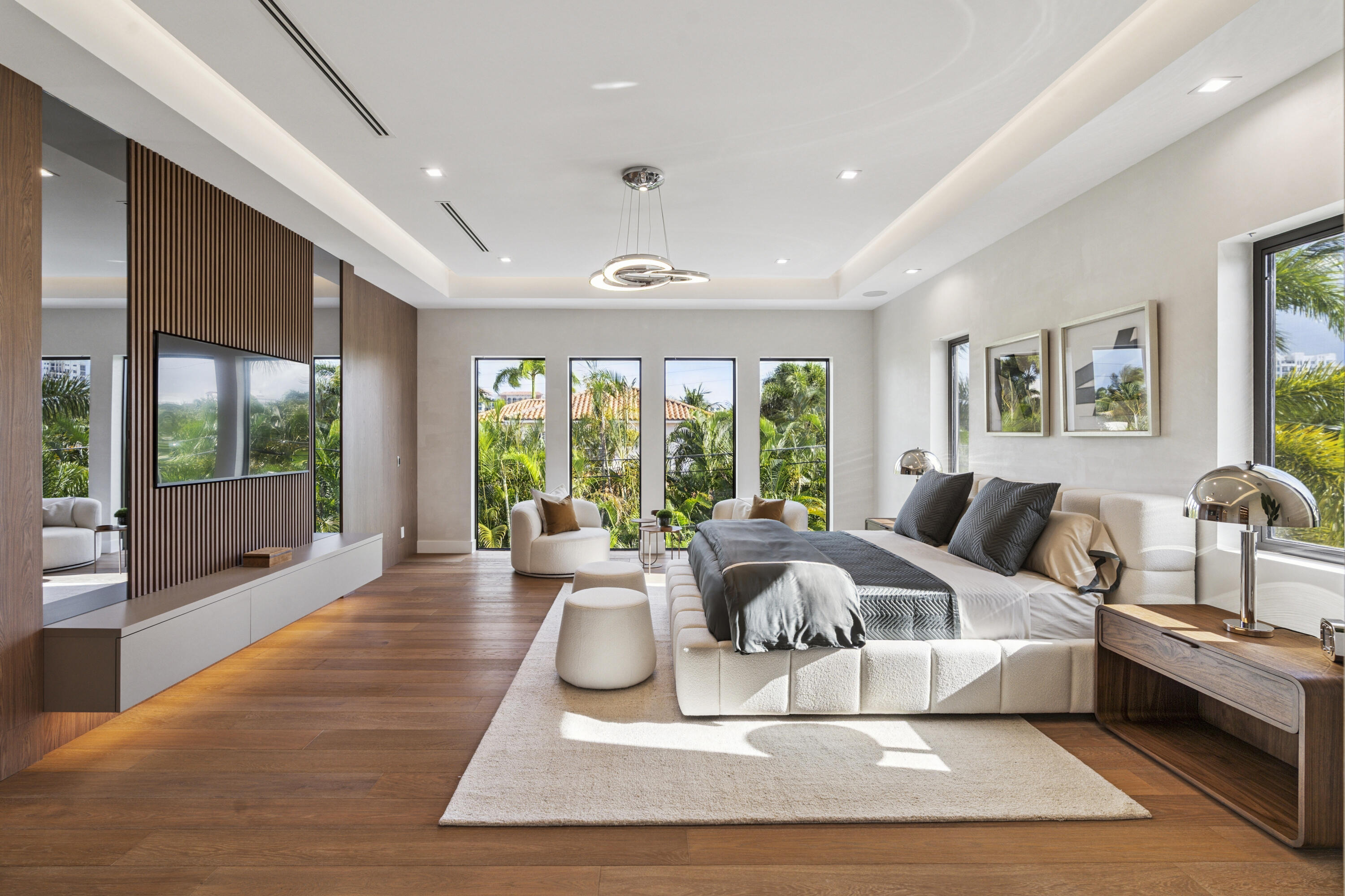255 NE 3rd Street