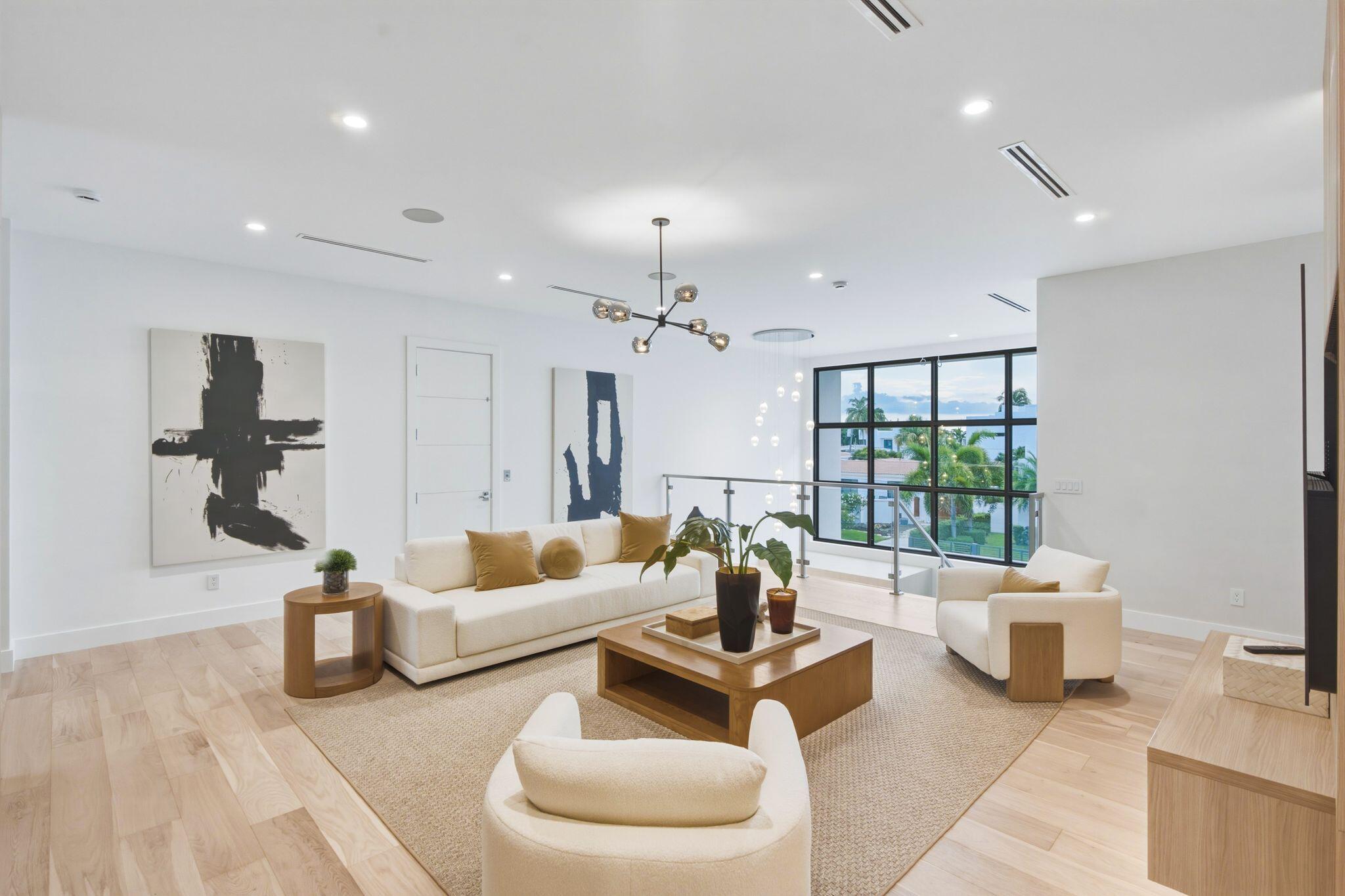 1300 NE 4TH Court