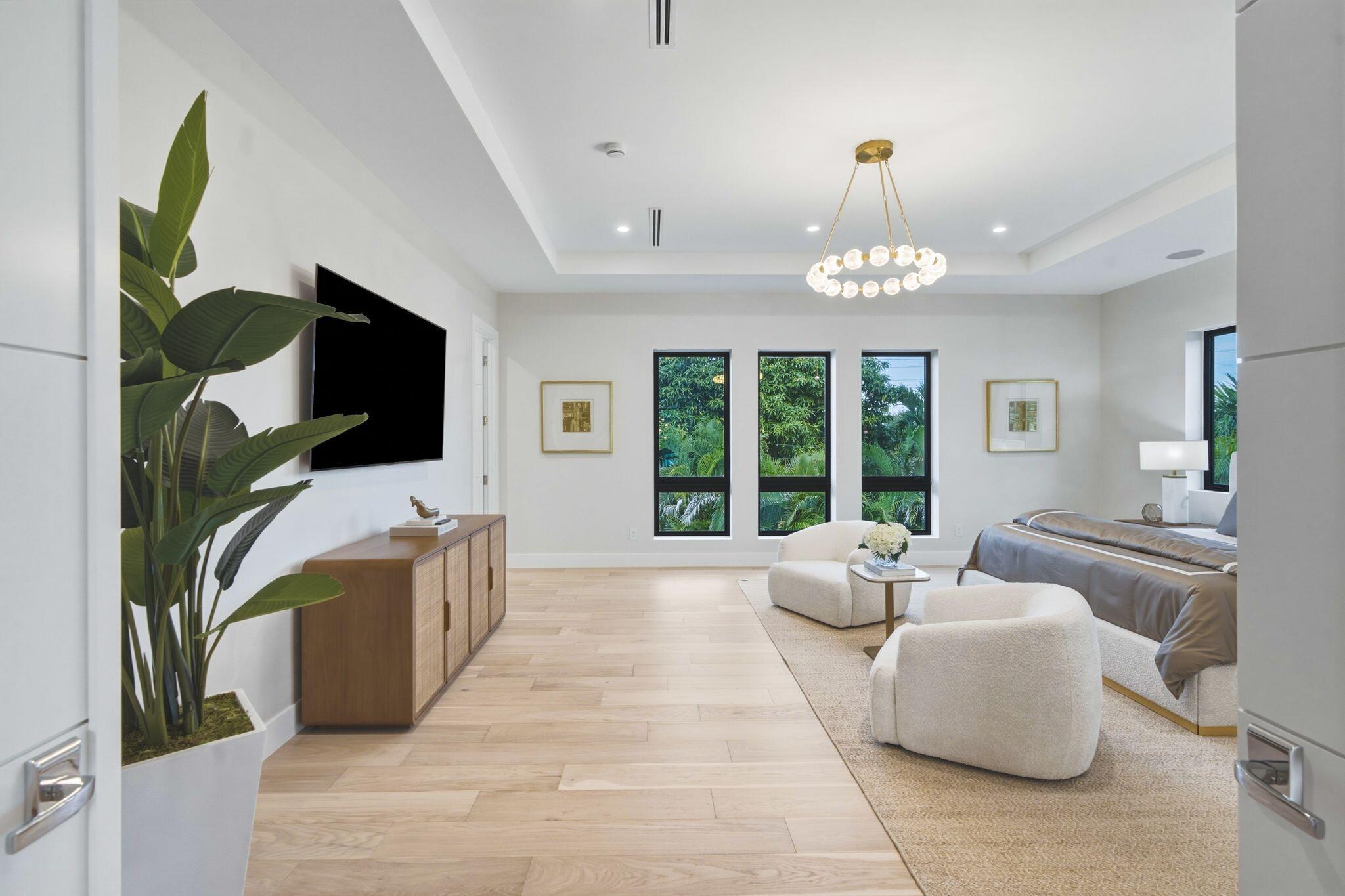 1300 NE 4TH Court