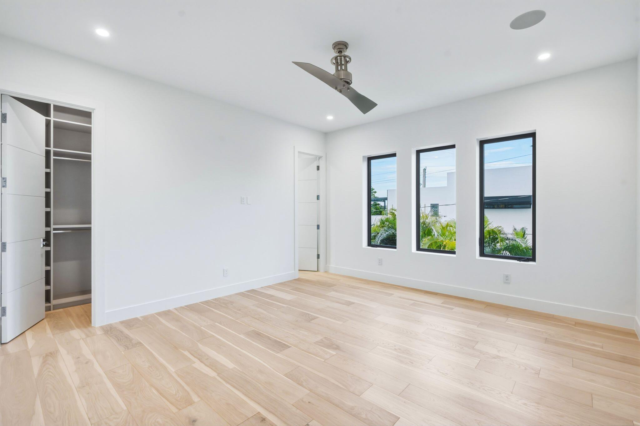 1300 NE 4TH Court