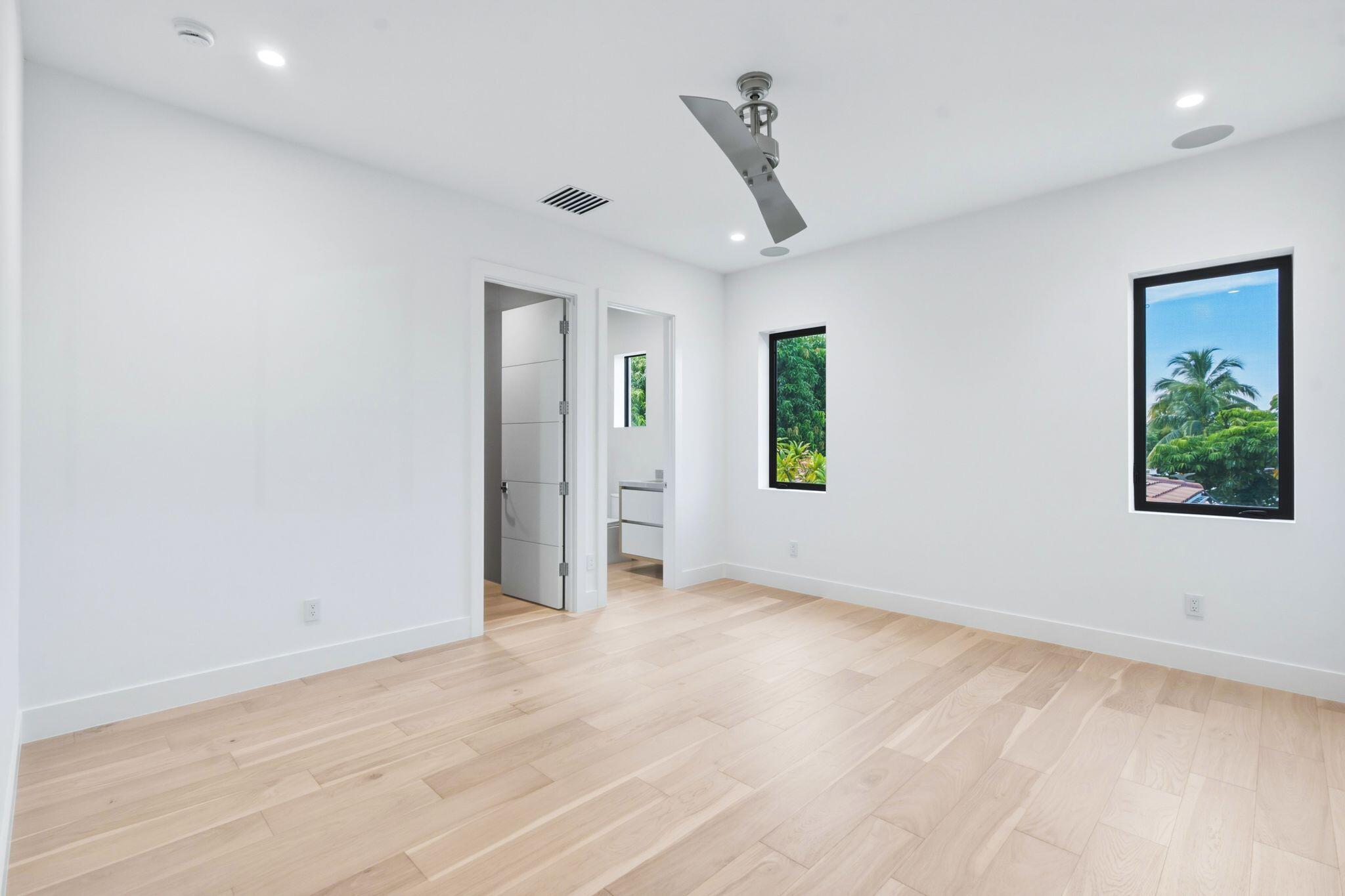 1300 NE 4TH Court