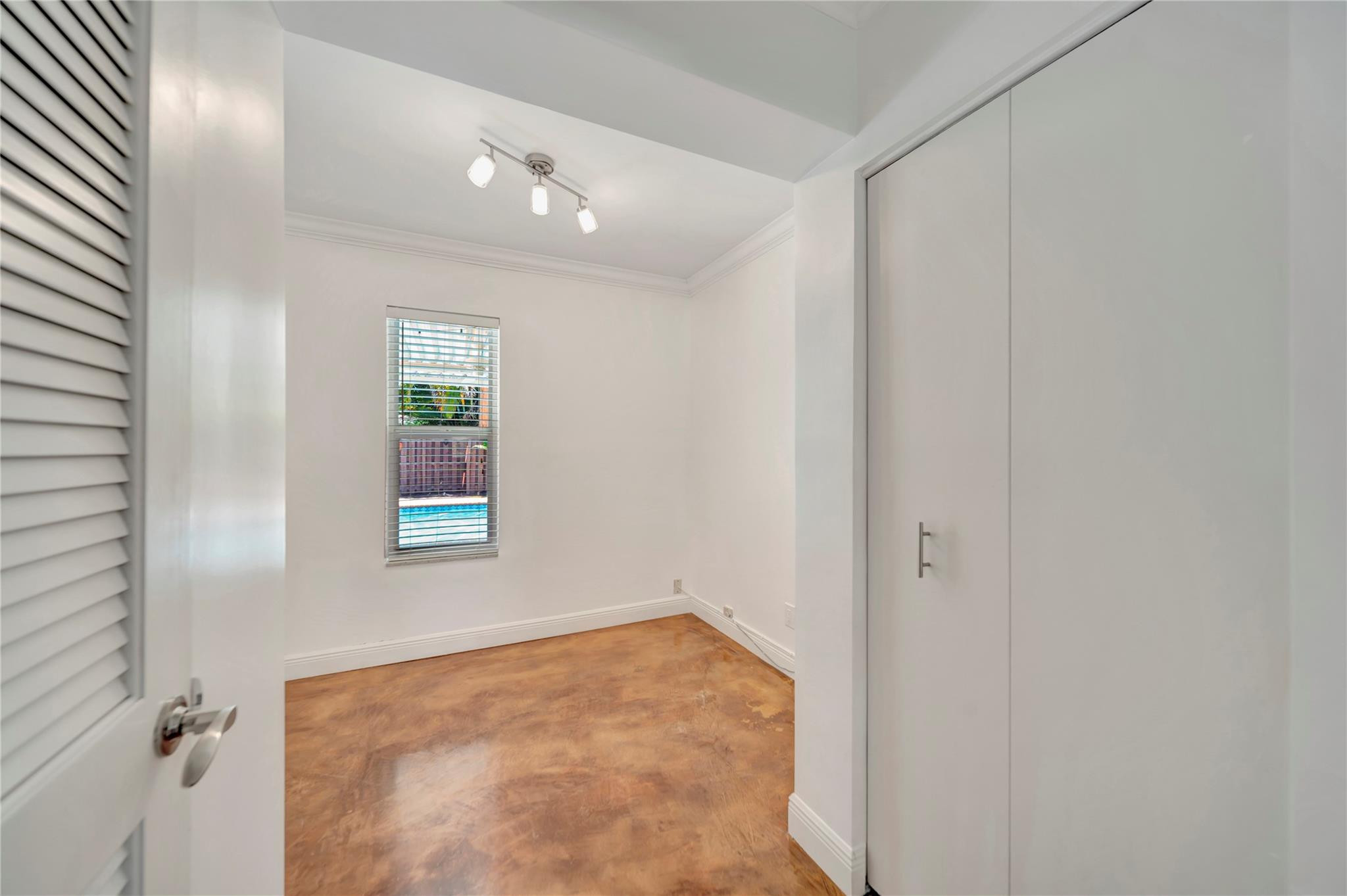 2524 NE 26th Terrace