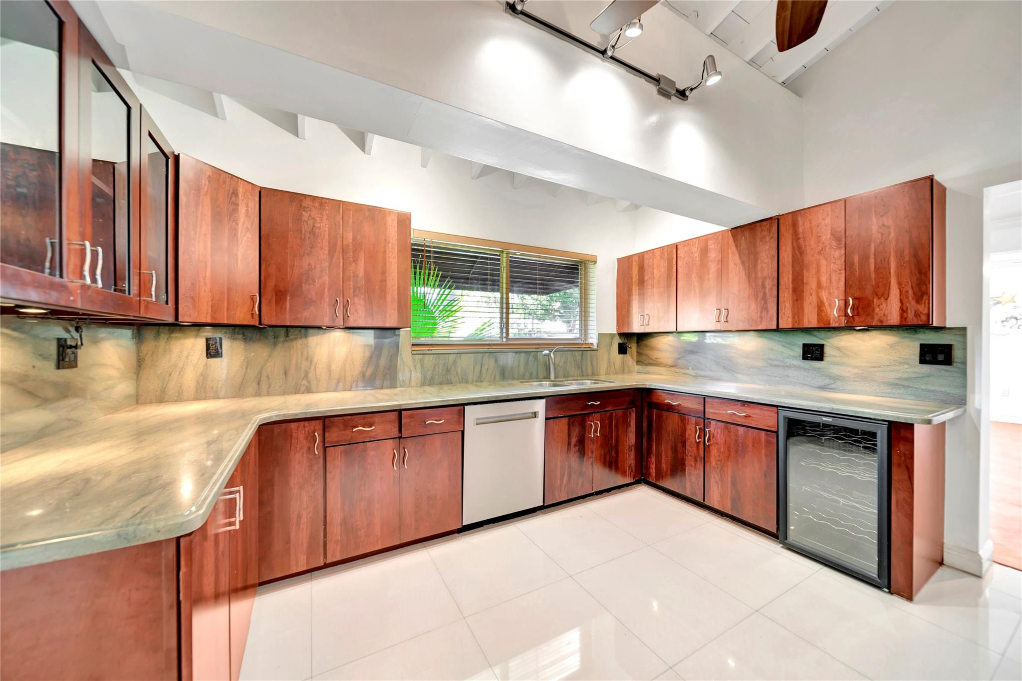 2524 NE 26th Terrace