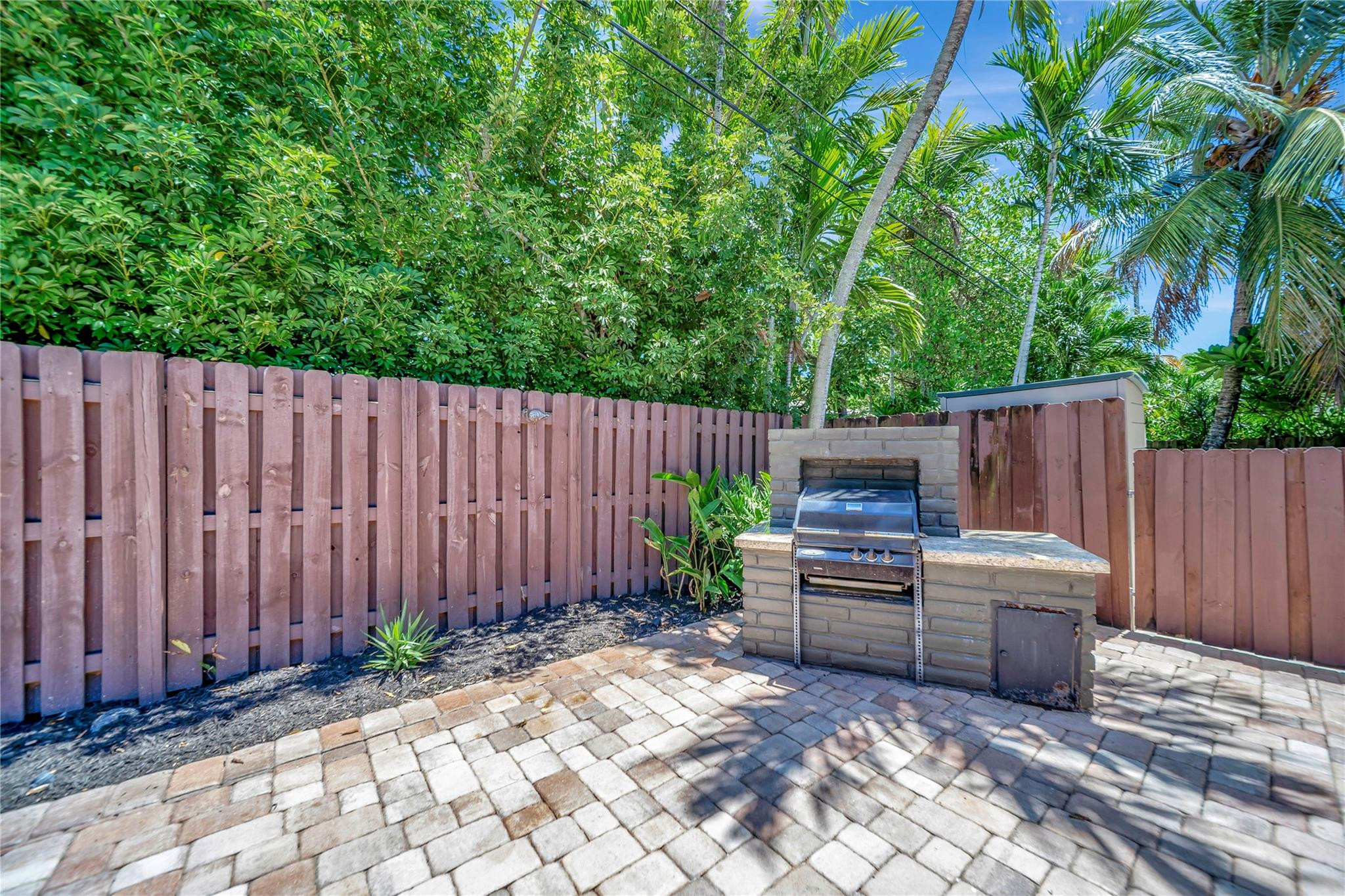 2524 NE 26th Terrace