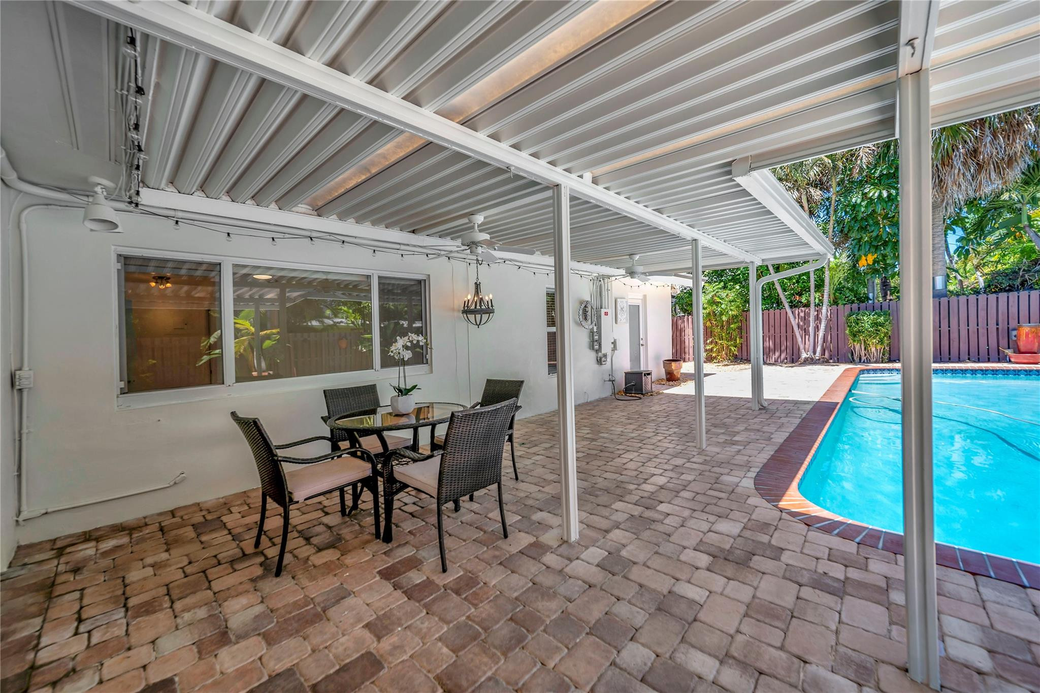 2524 NE 26th Terrace