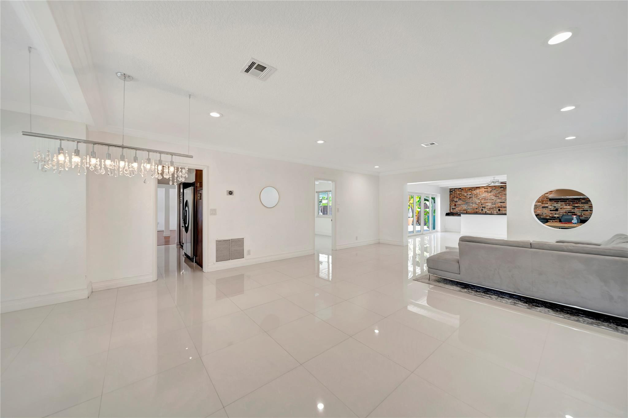 2524 NE 26th Terrace