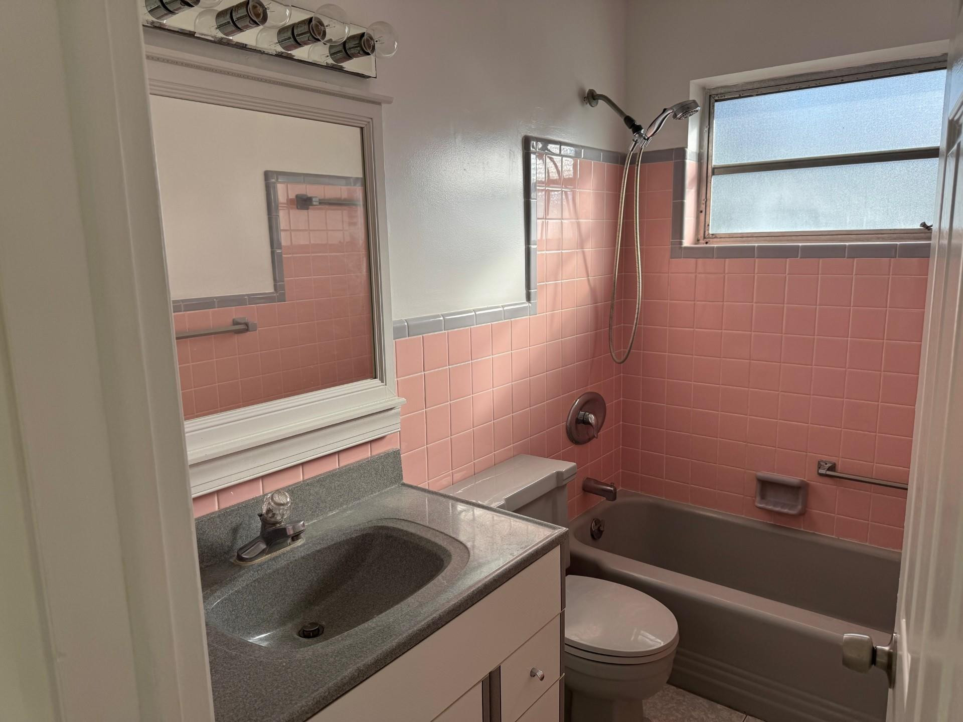 439 NE 33rd Street