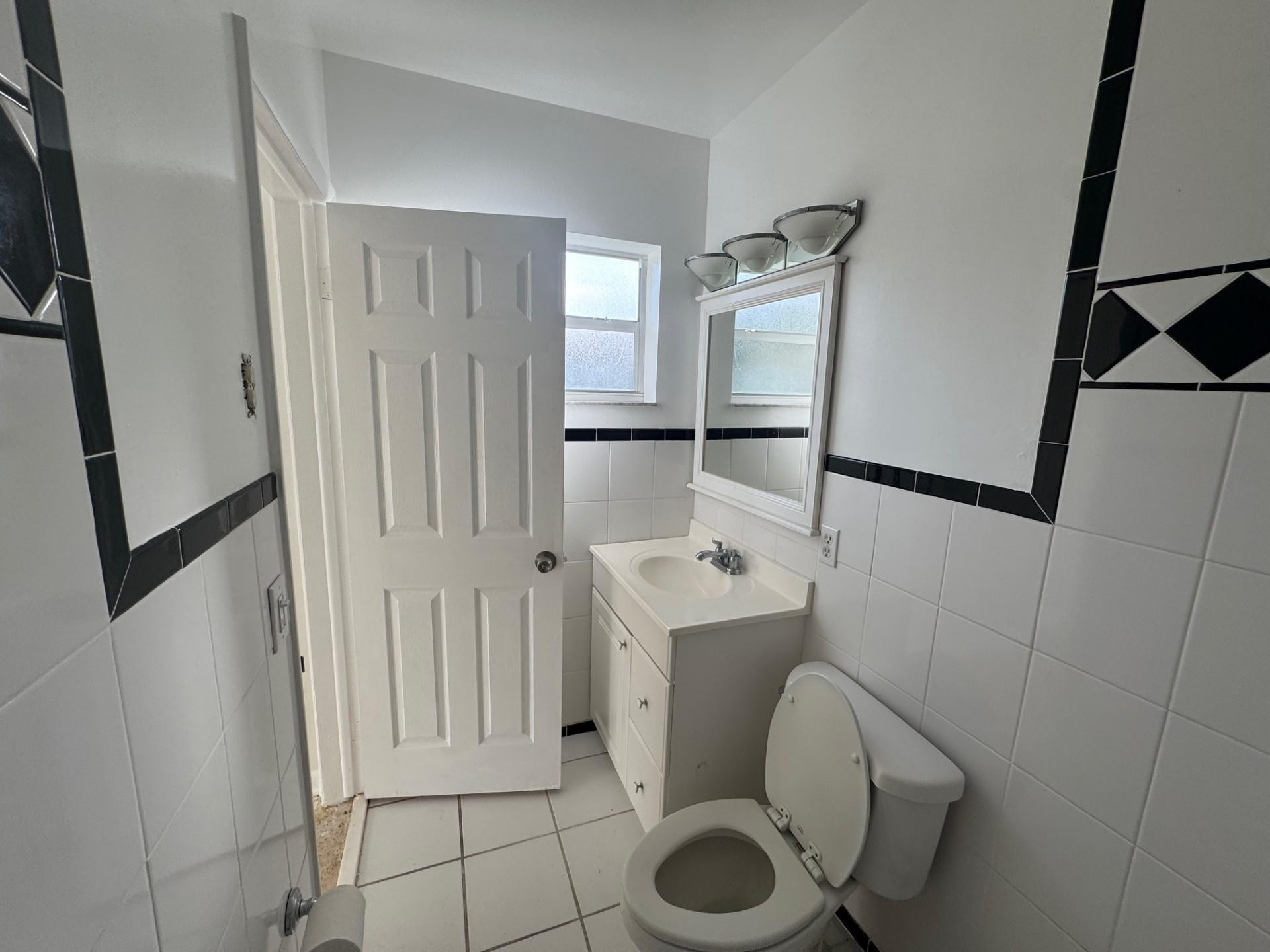 439 NE 33rd Street