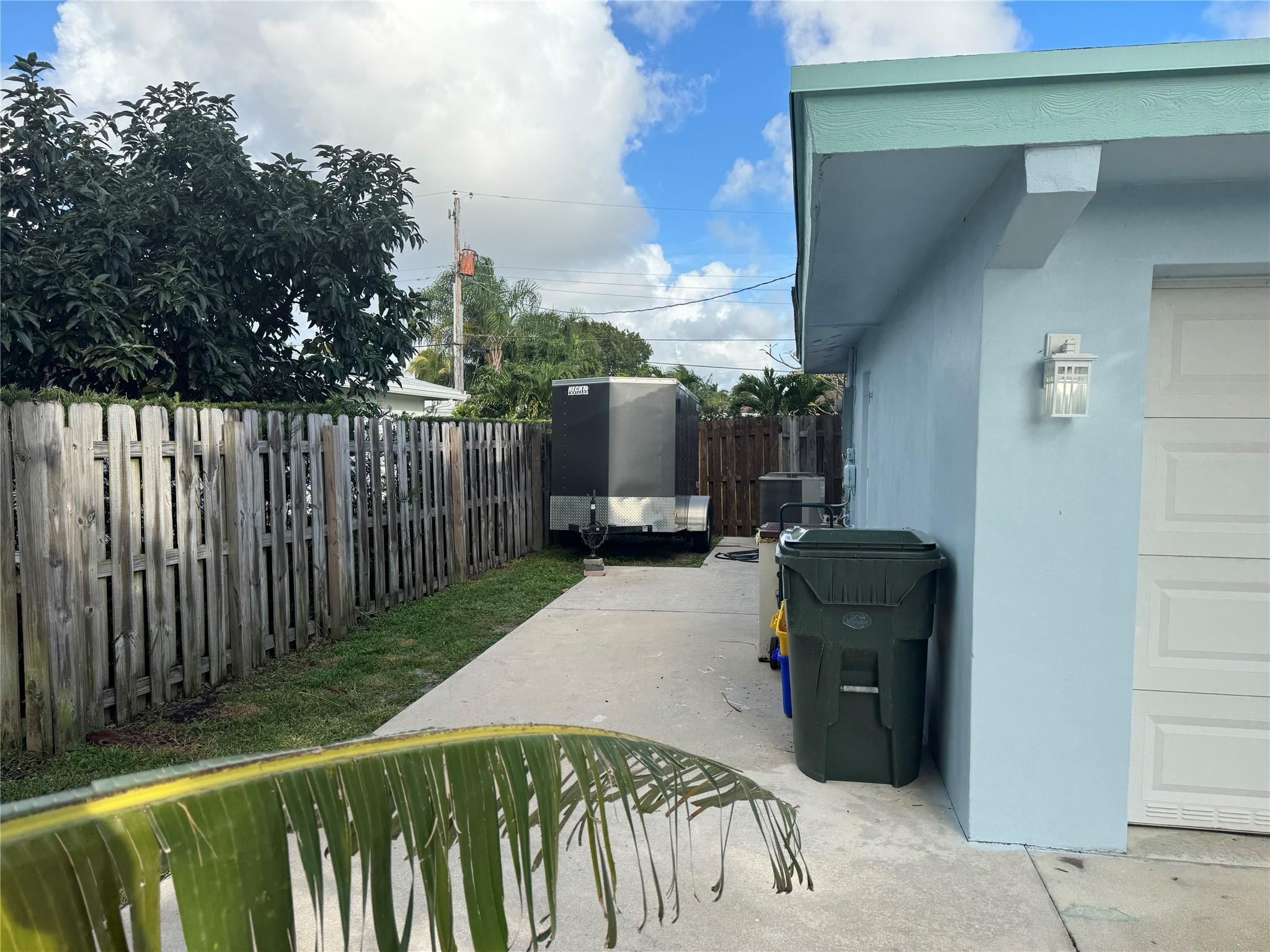 439 NE 33rd Street