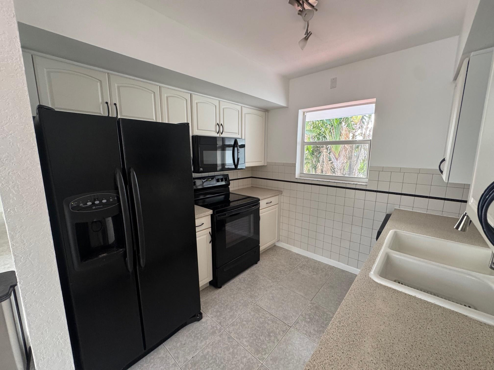 439 NE 33rd Street