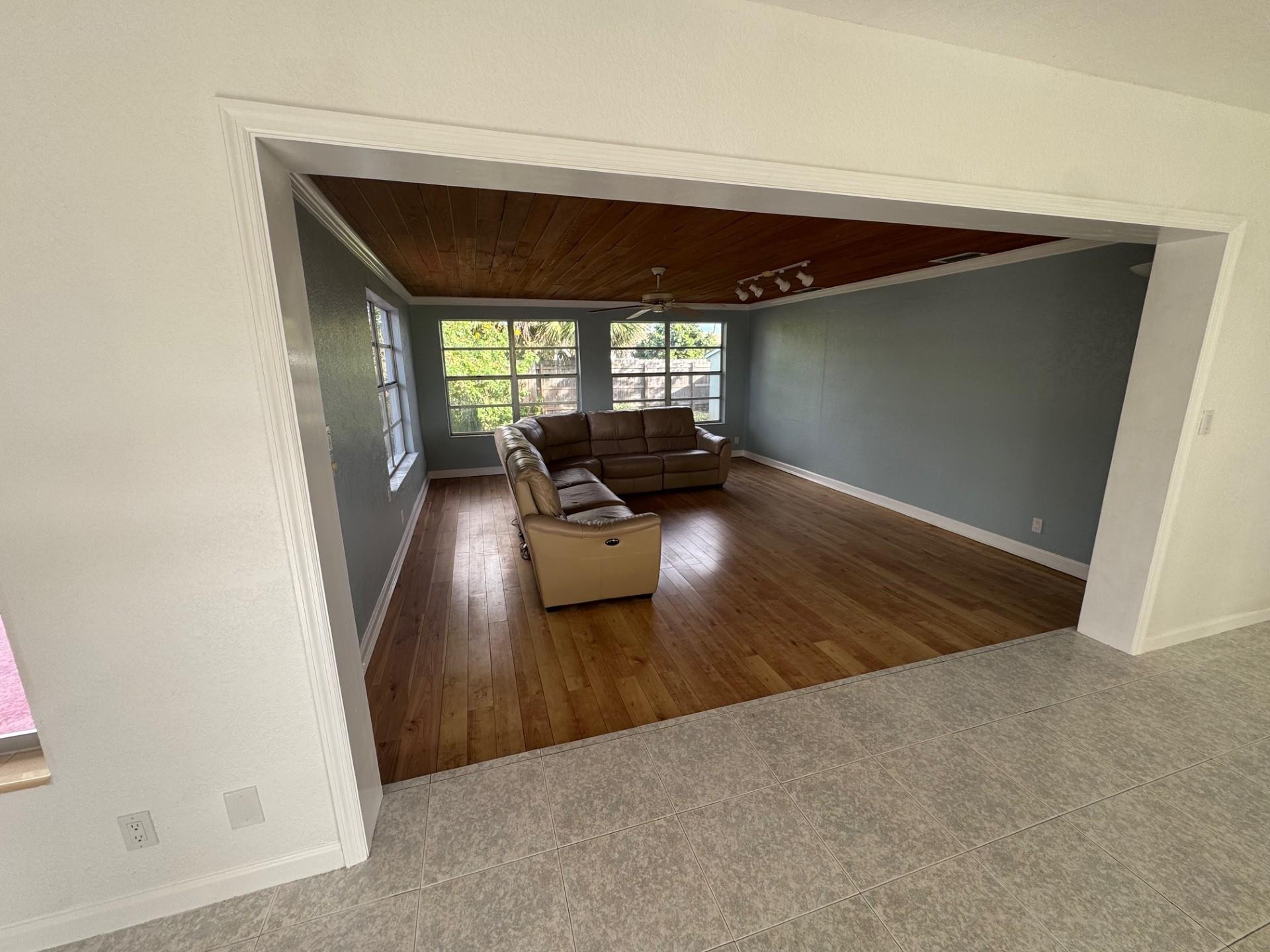 439 NE 33rd Street