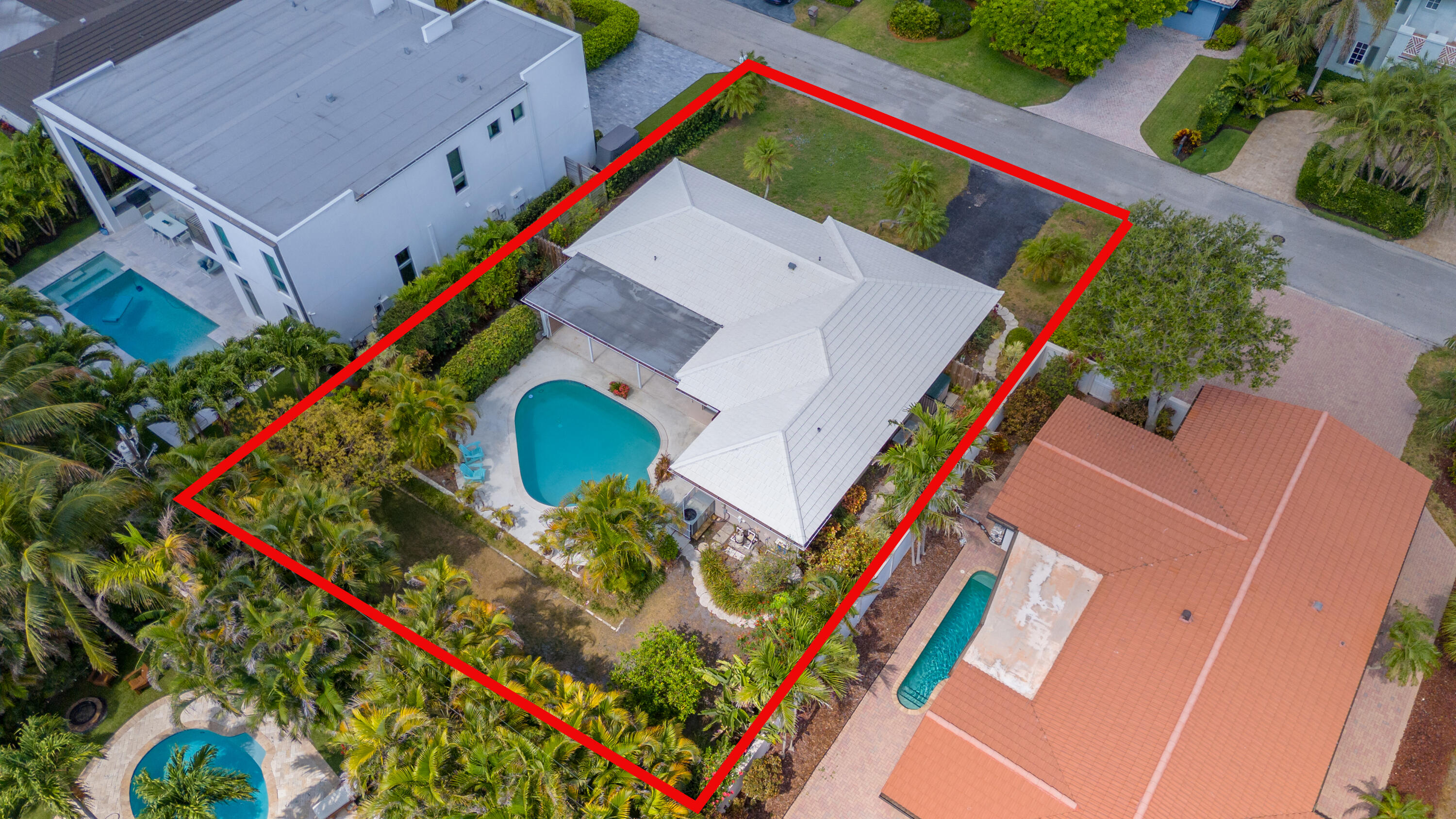366 NE Wavecrest Court