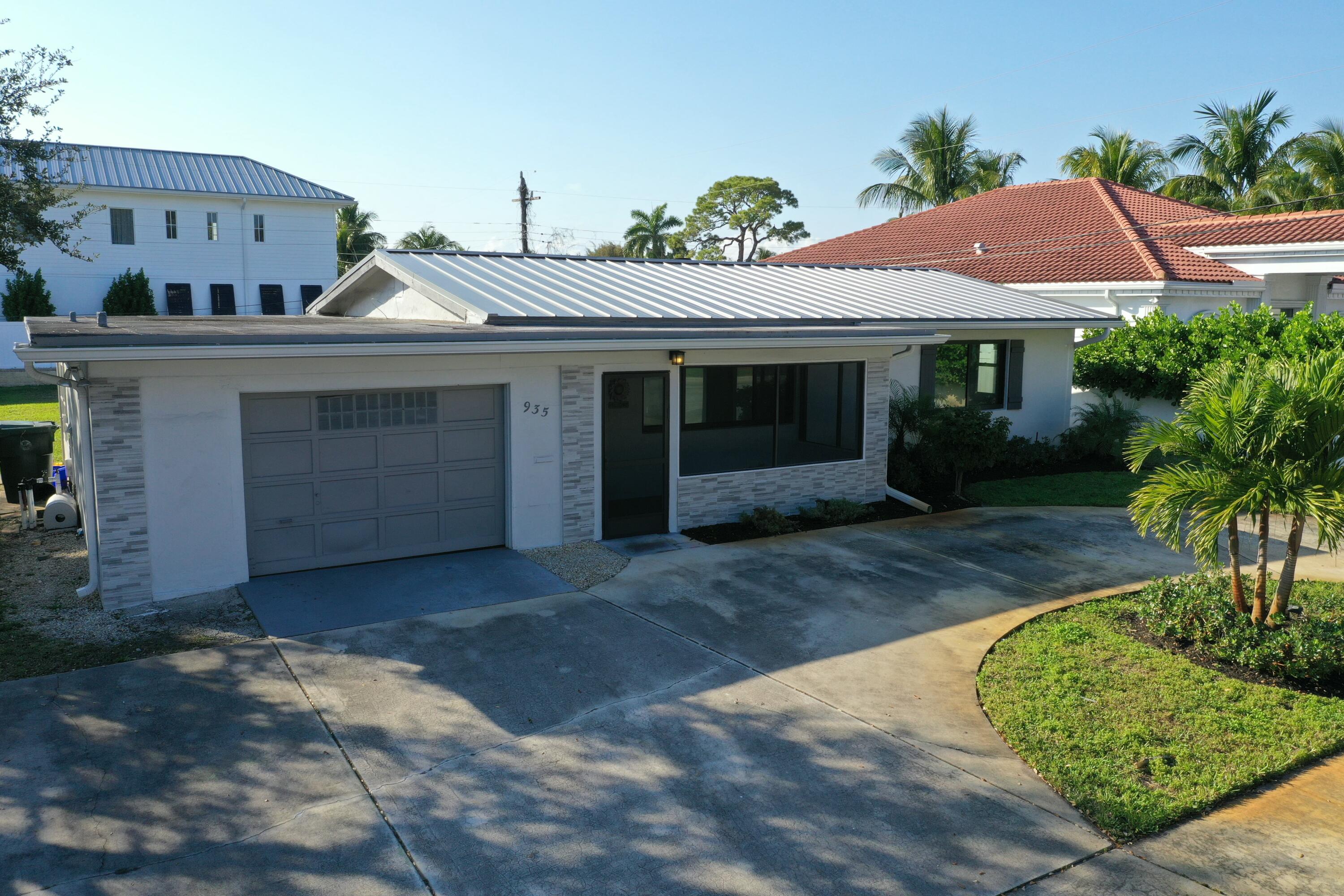 935 NW 2nd Avenue