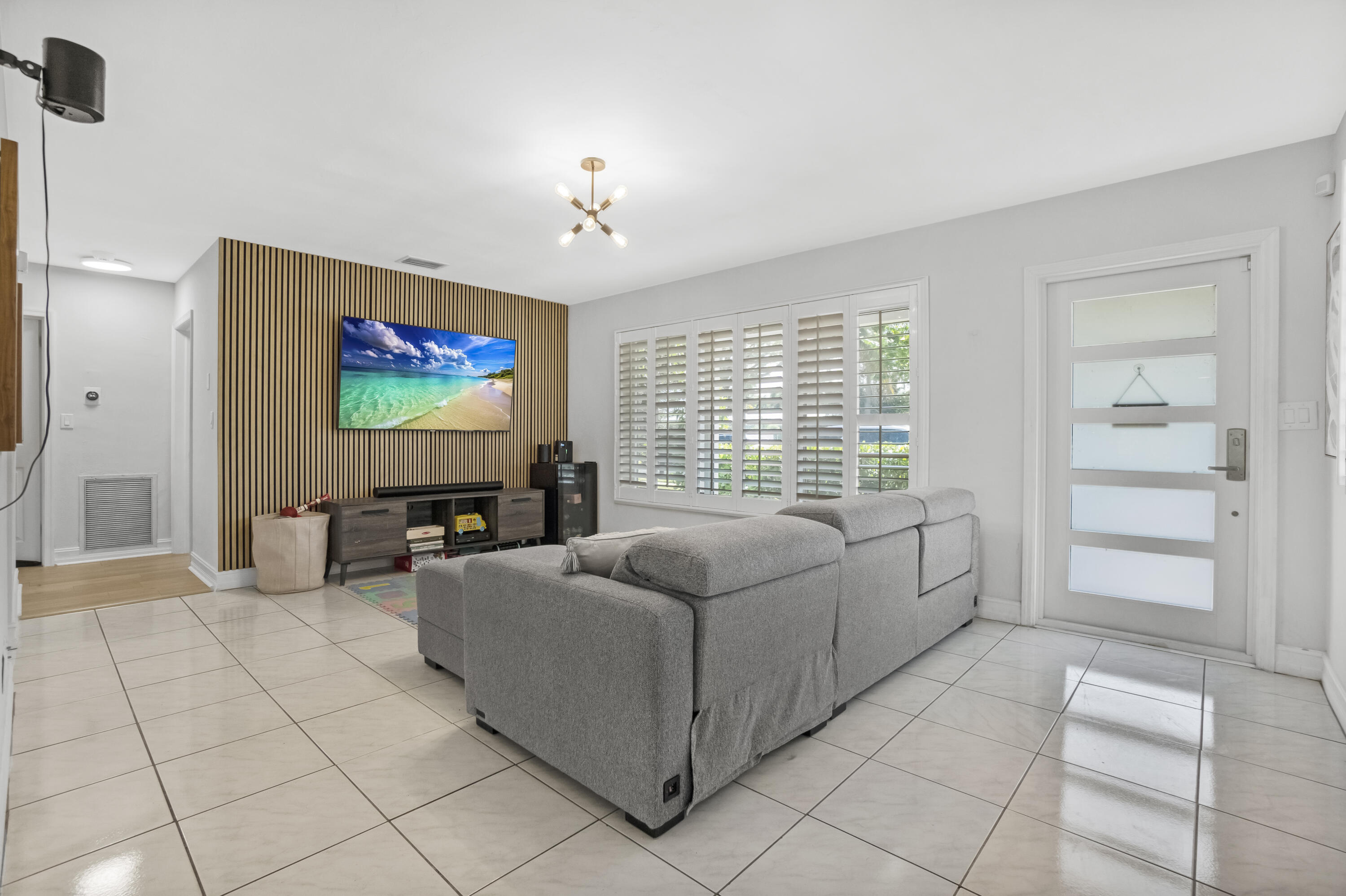 351 NE 28th Road