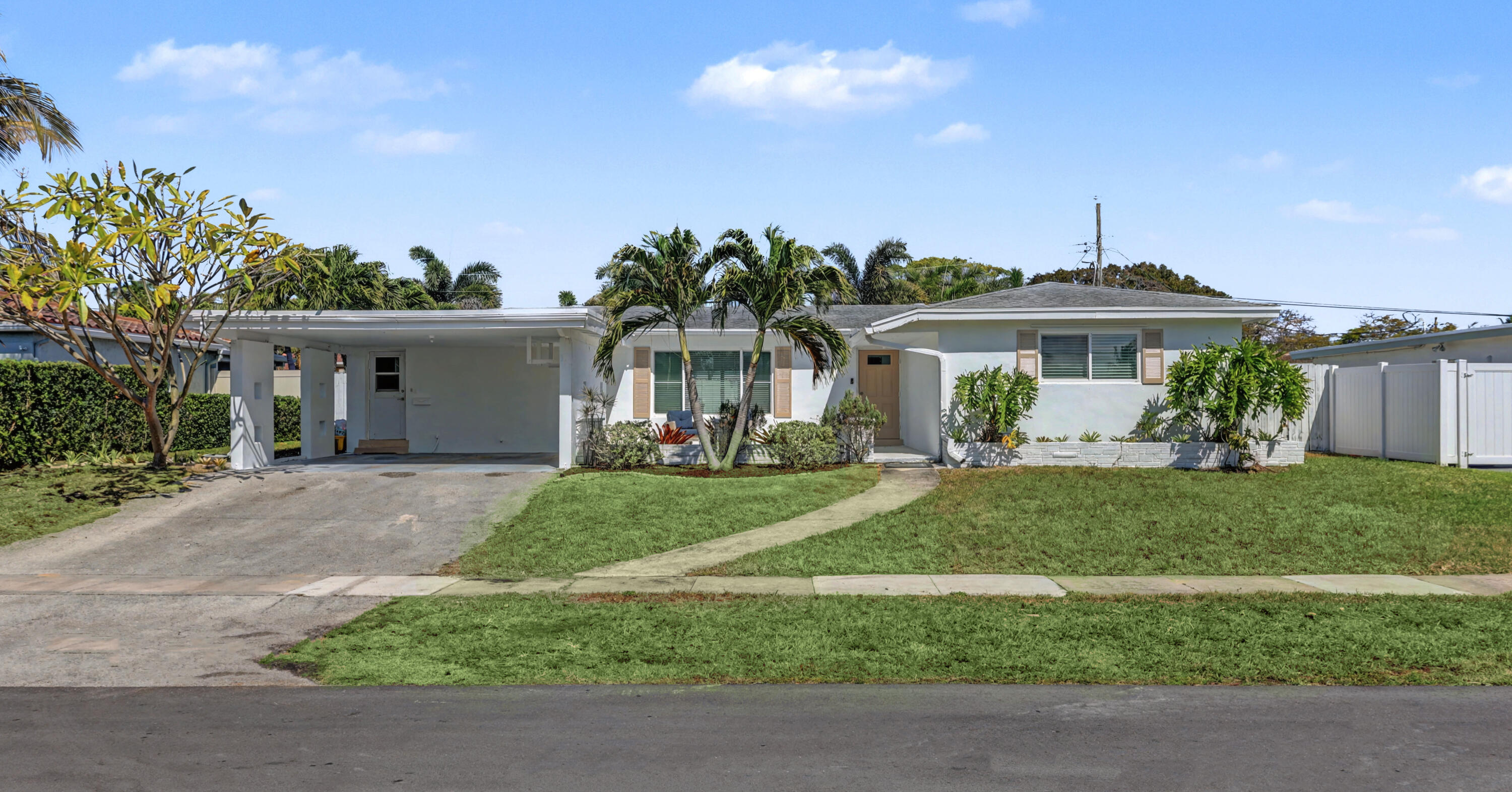 355 NE 23rd Way