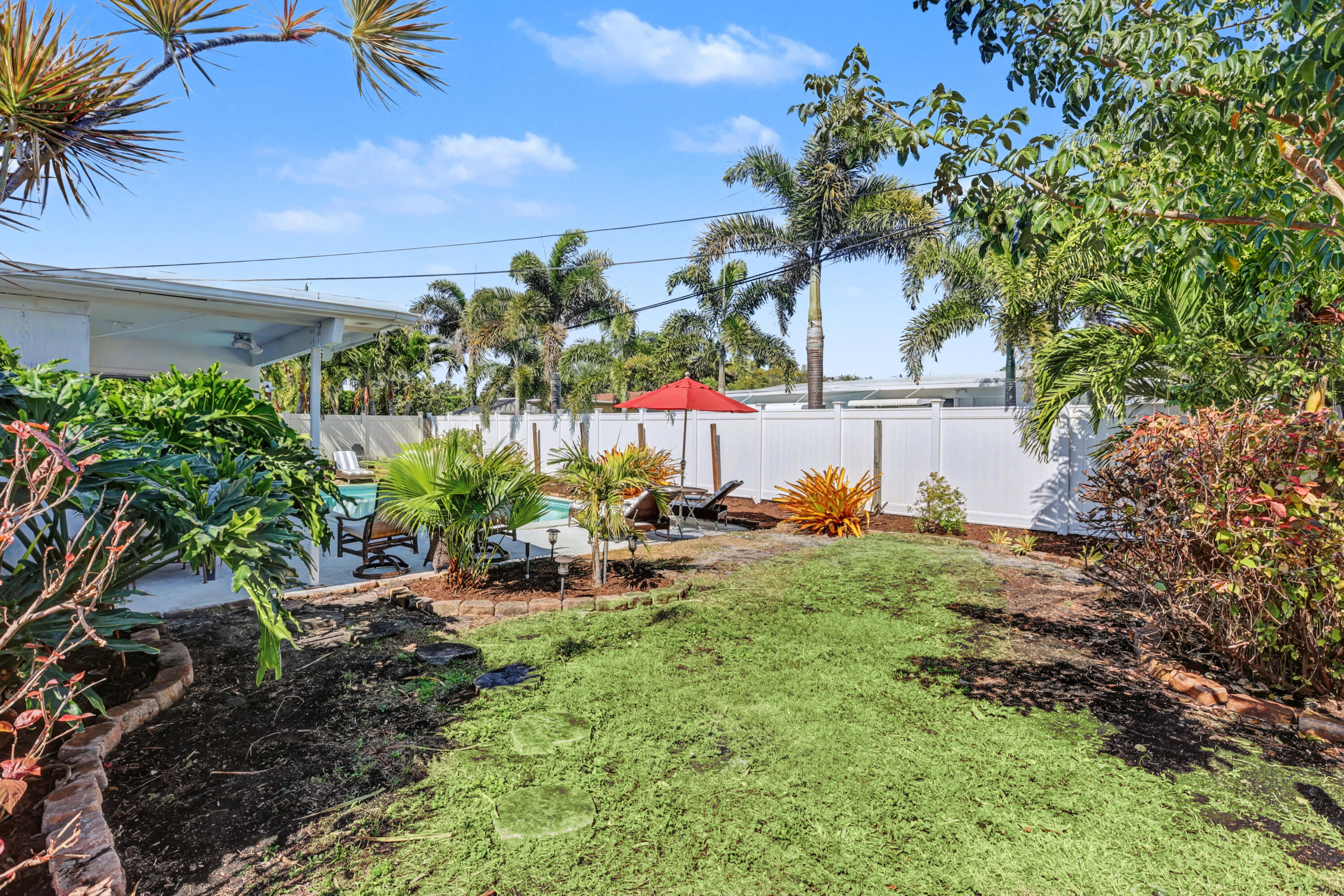 355 NE 23rd Way