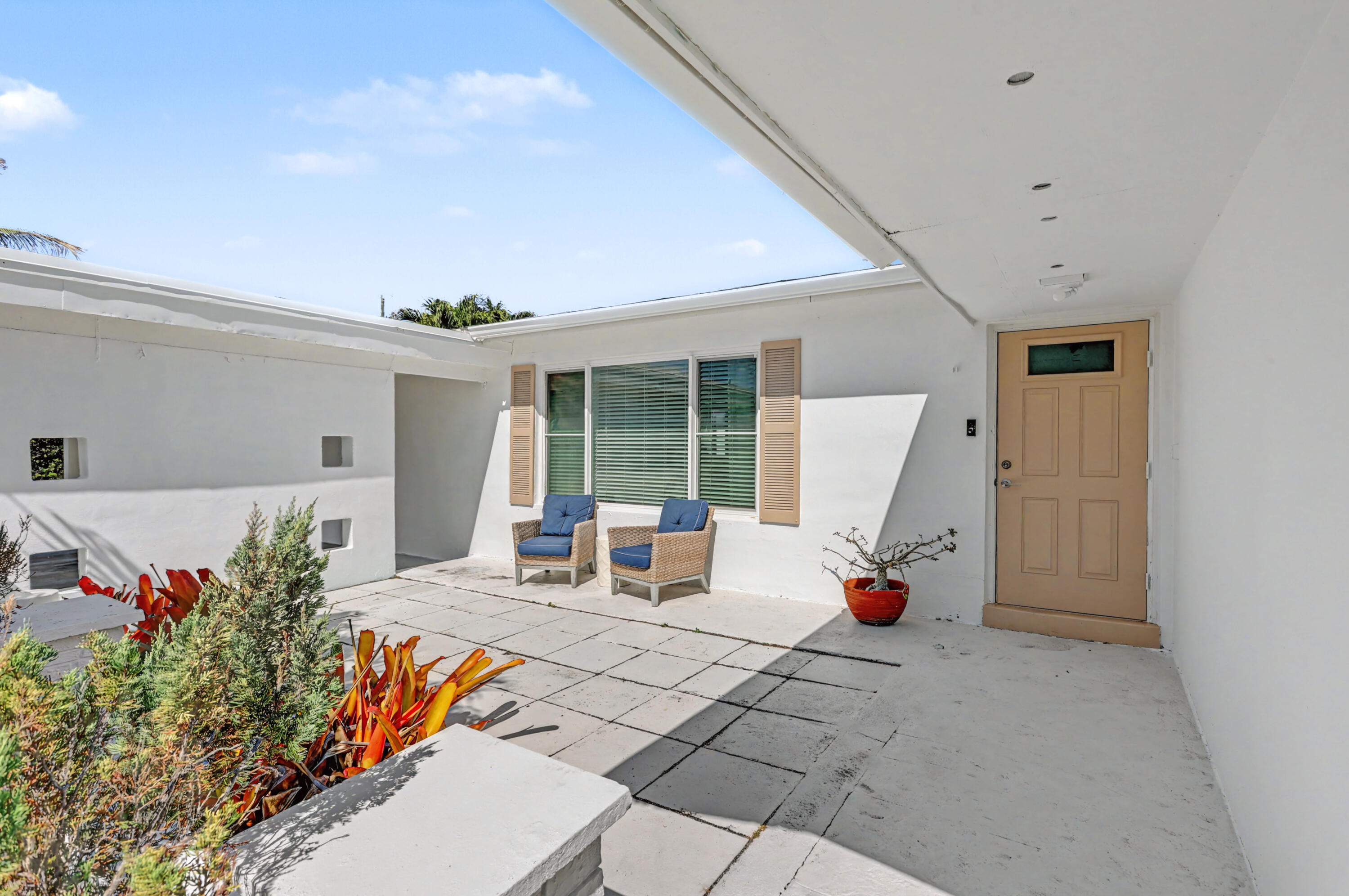 355 NE 23rd Way