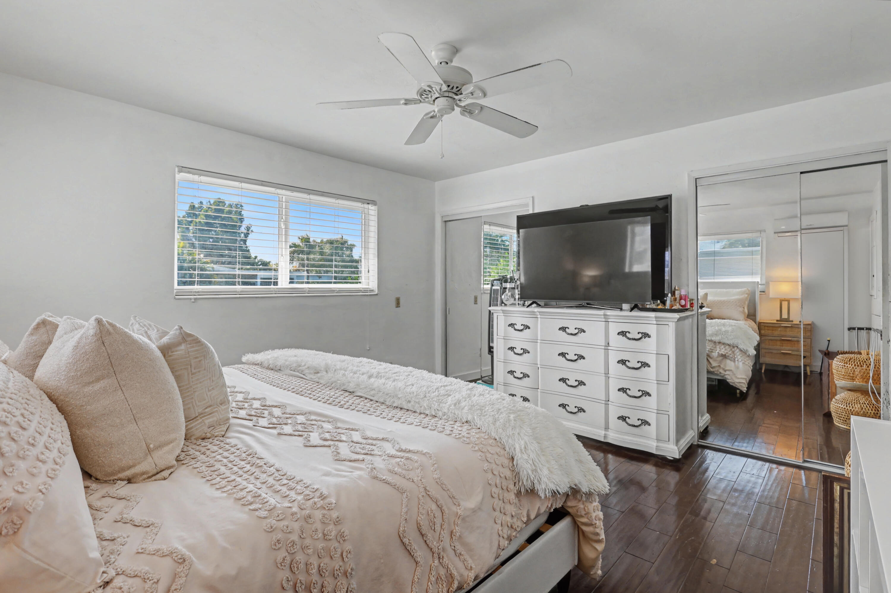 355 NE 23rd Way