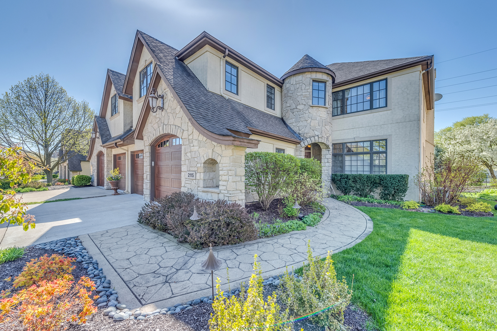 2115 Lillian Lane