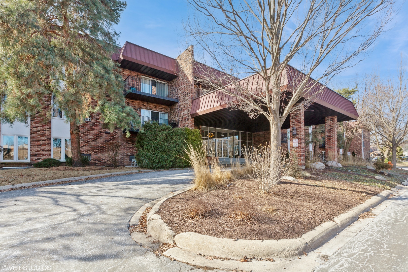 1041 W Ogden Avenue W Unit: 231