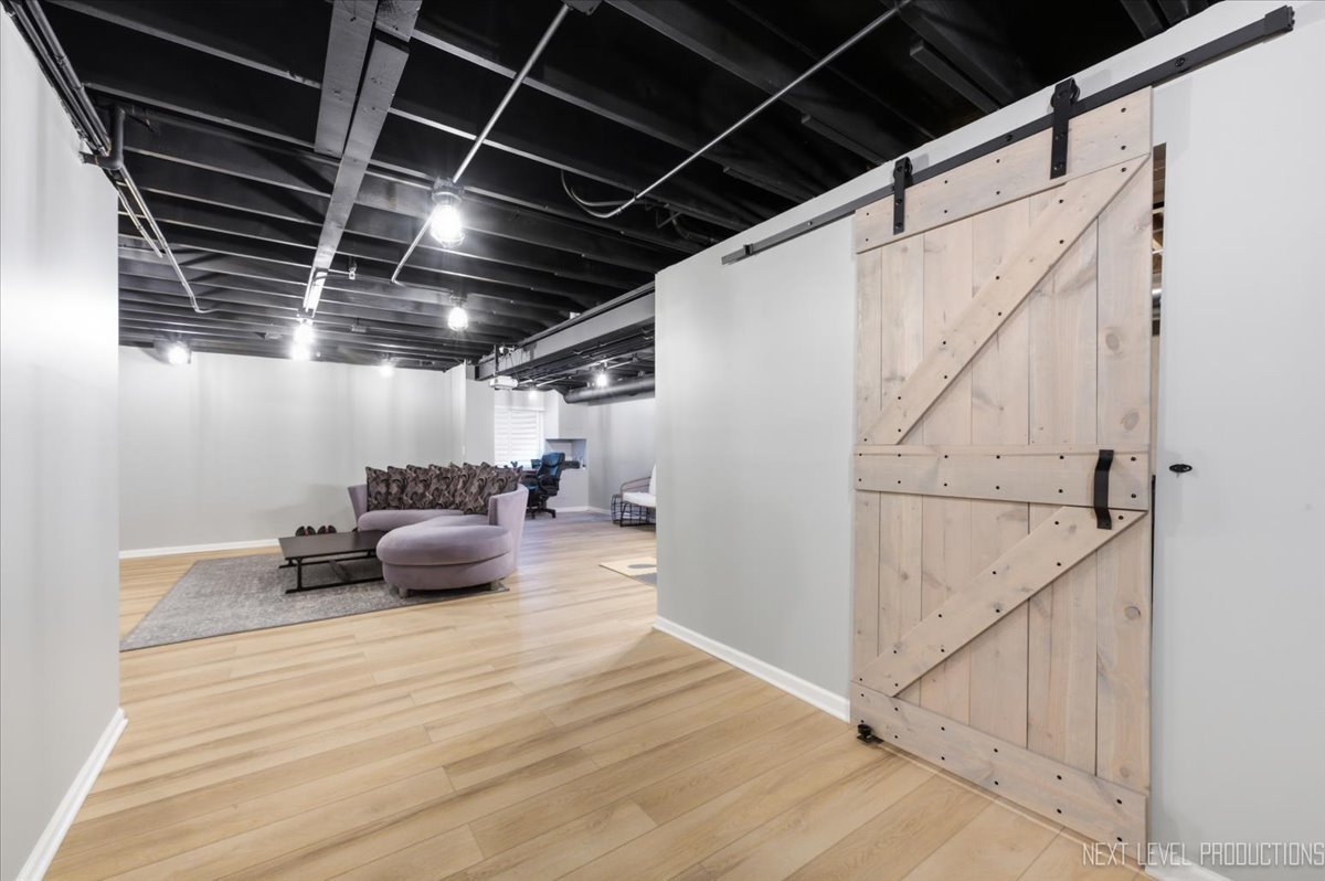 2132 Weatherbee Lane