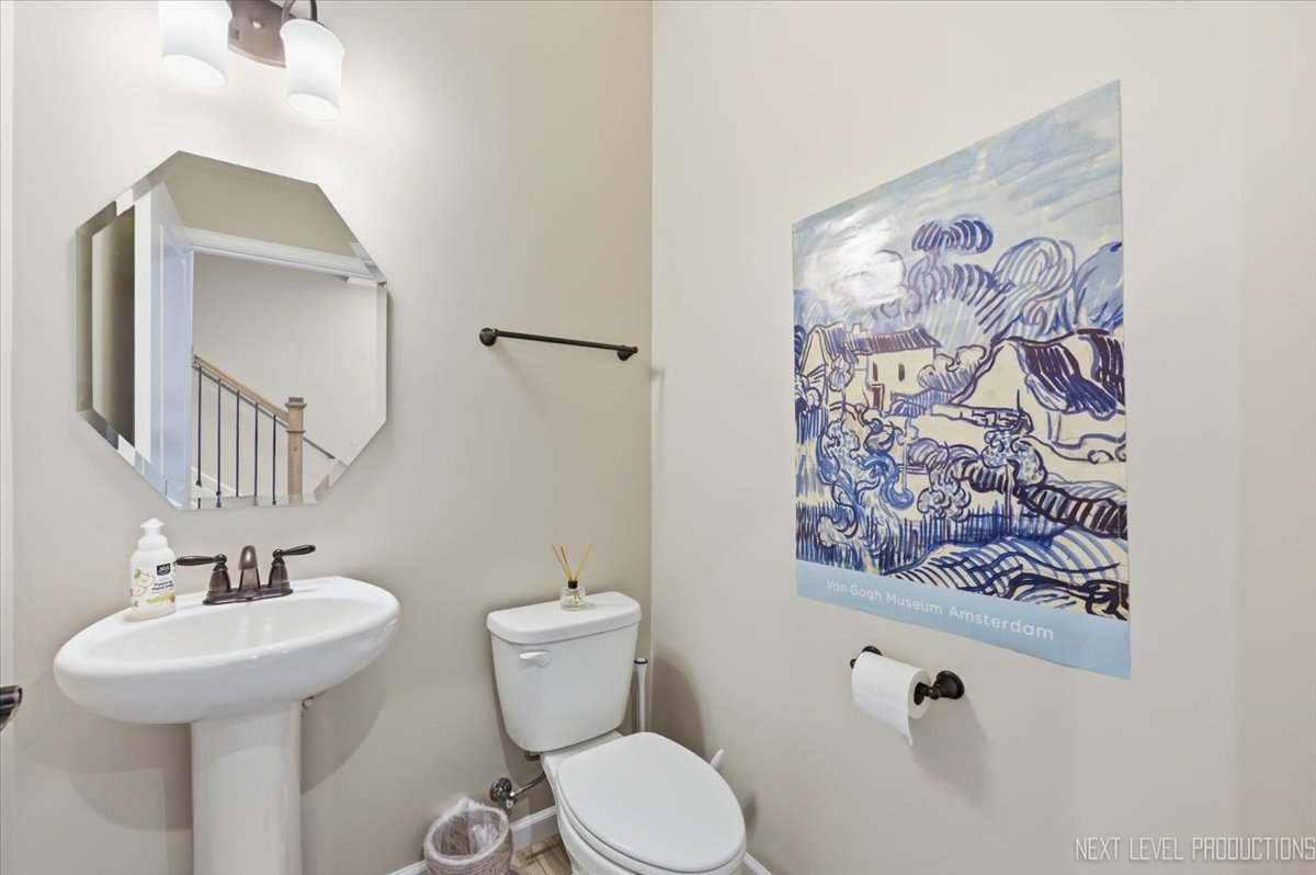 2132 Weatherbee Lane